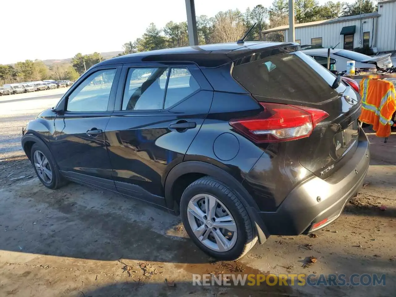 2 fotografías del automóvil dañado 3N1CP5BV1LL482051 NISSAN KICKS 2020