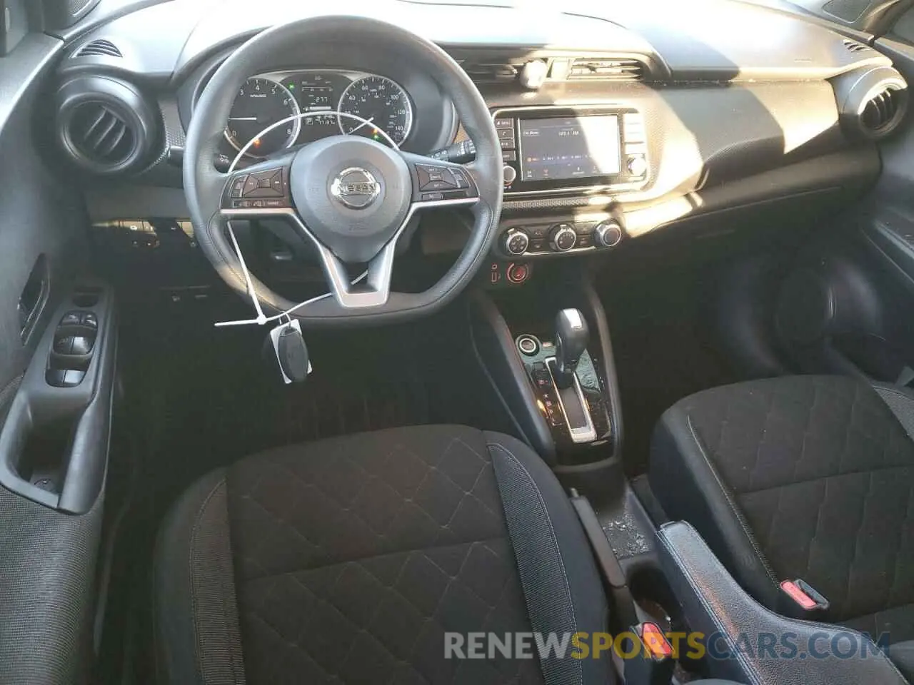 8 fotografías del automóvil dañado 3N1CP5BV1LL482051 NISSAN KICKS 2020