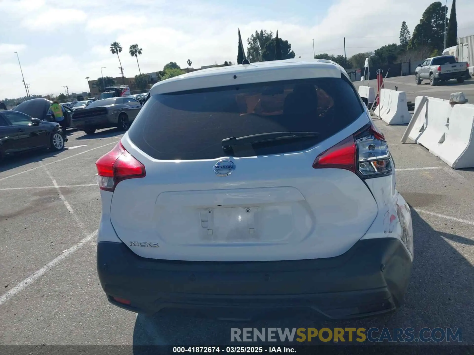 15 fotografías del automóvil dañado 3N1CP5BV1LL503321 NISSAN KICKS 2020