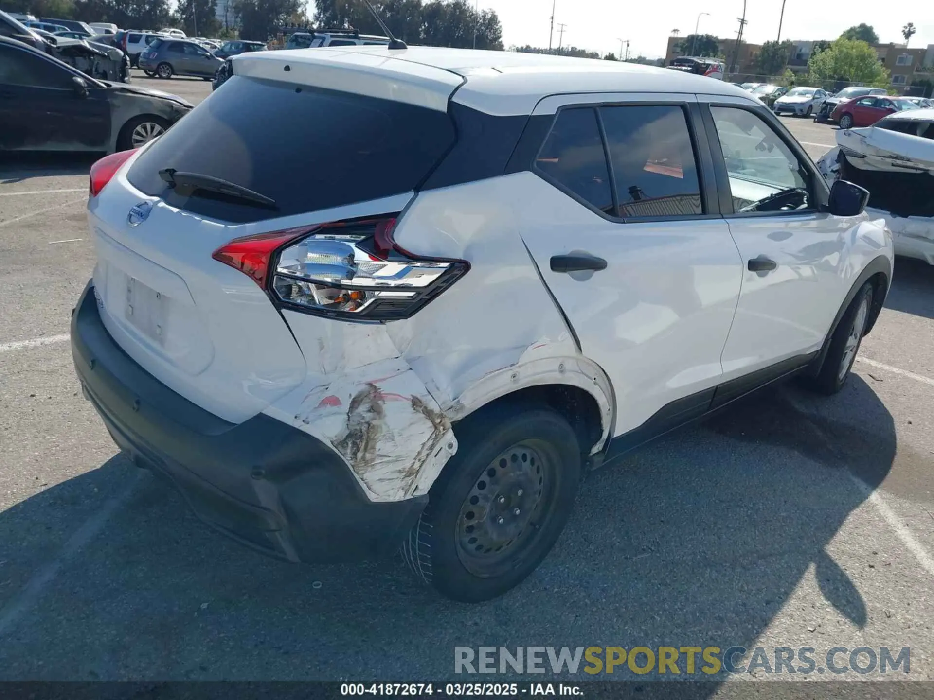 4 fotografías del automóvil dañado 3N1CP5BV1LL503321 NISSAN KICKS 2020
