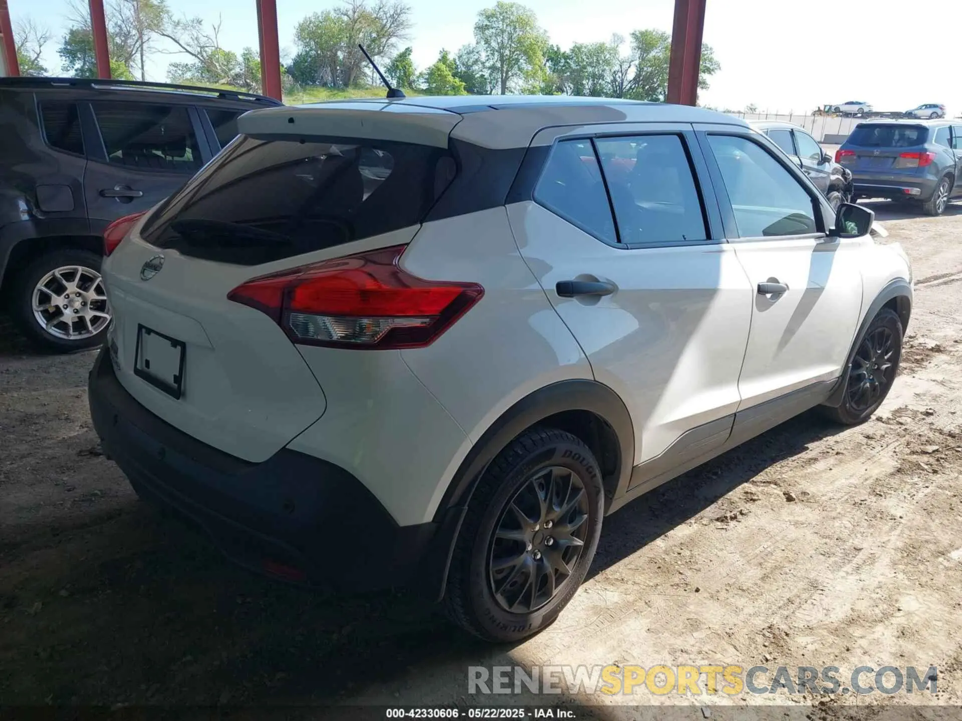 4 fotografías del automóvil dañado 3N1CP5BV1LL555516 NISSAN KICKS 2020