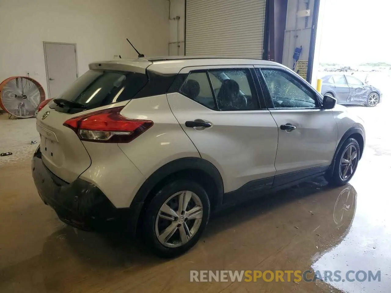 3 fotografías del automóvil dañado 3N1CP5BV2LL482544 NISSAN KICKS 2020