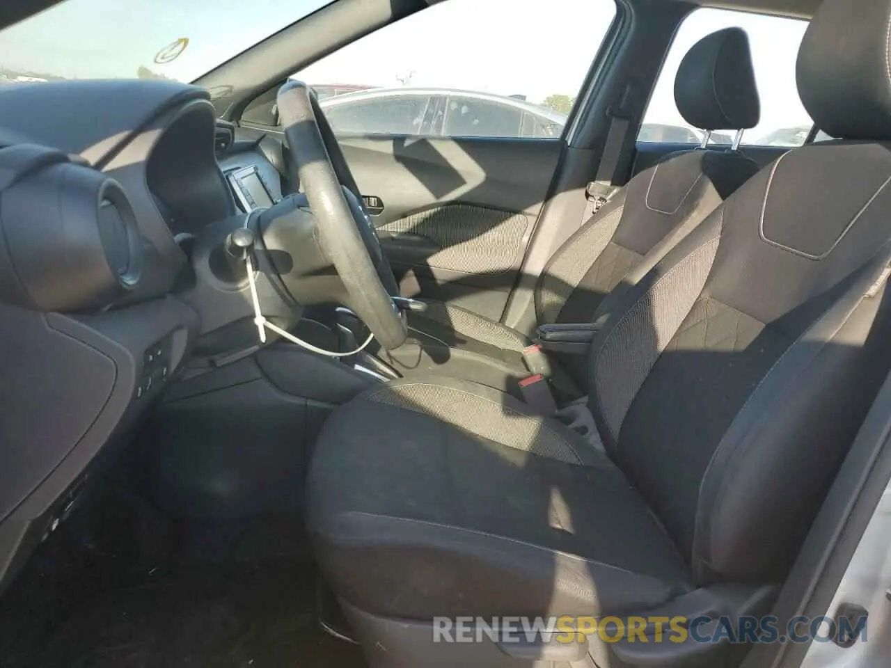 7 fotografías del automóvil dañado 3N1CP5BV2LL482544 NISSAN KICKS 2020