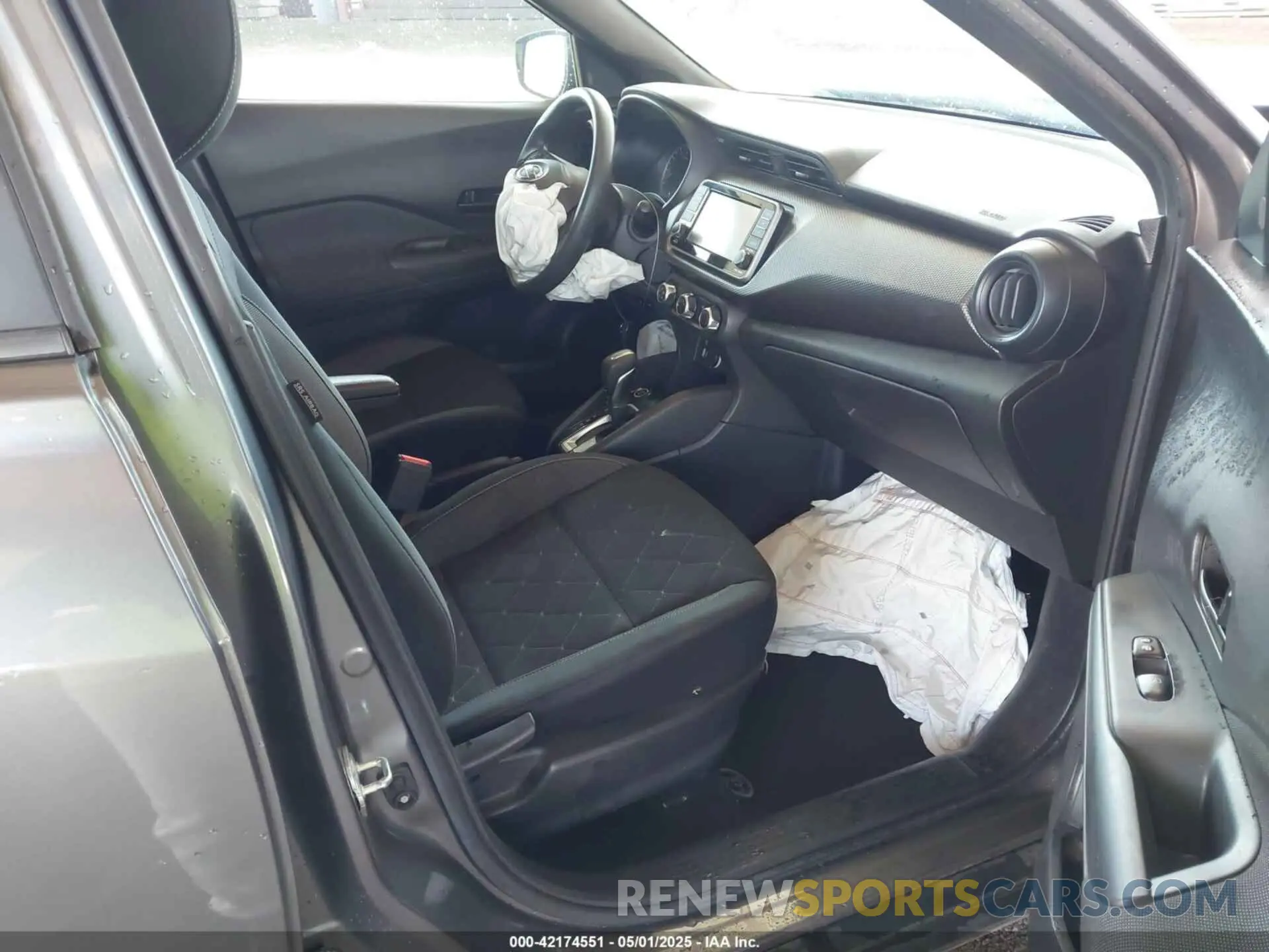 5 fotografías del automóvil dañado 3N1CP5BV2LL502730 NISSAN KICKS 2020