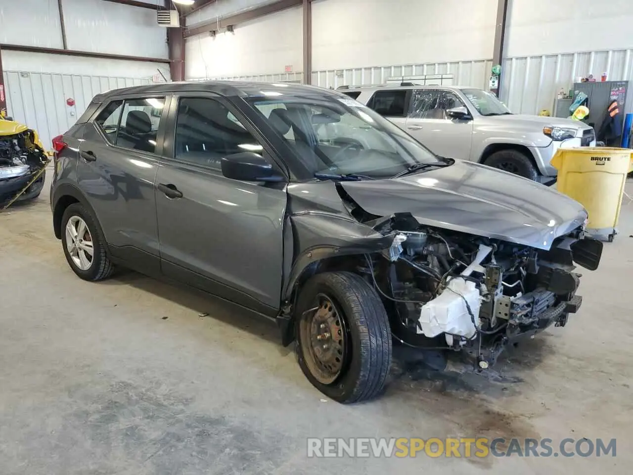 4 fotografías del automóvil dañado 3N1CP5BV2LL532472 NISSAN KICKS 2020