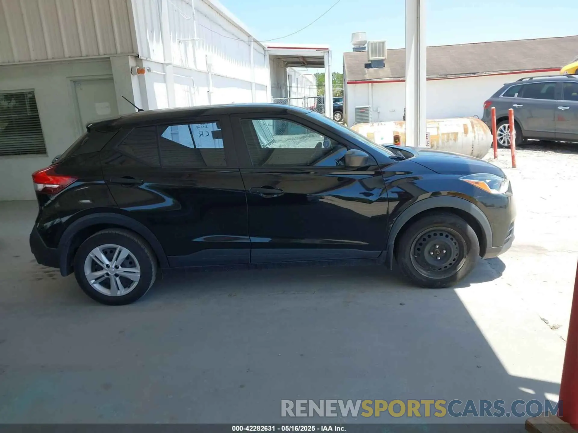 13 fotografías del automóvil dañado 3N1CP5BV2LL549918 NISSAN KICKS 2020