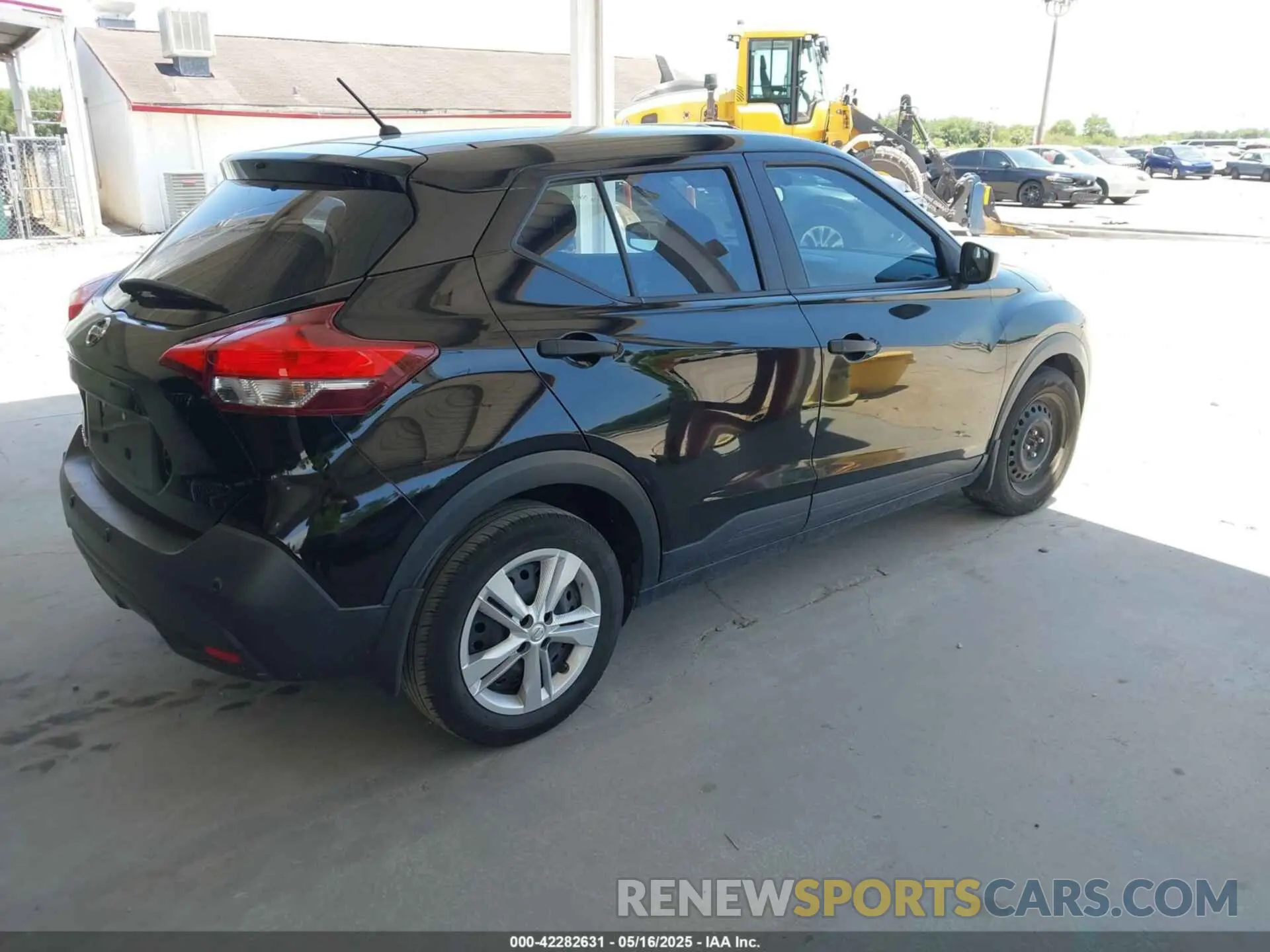4 fotografías del automóvil dañado 3N1CP5BV2LL549918 NISSAN KICKS 2020