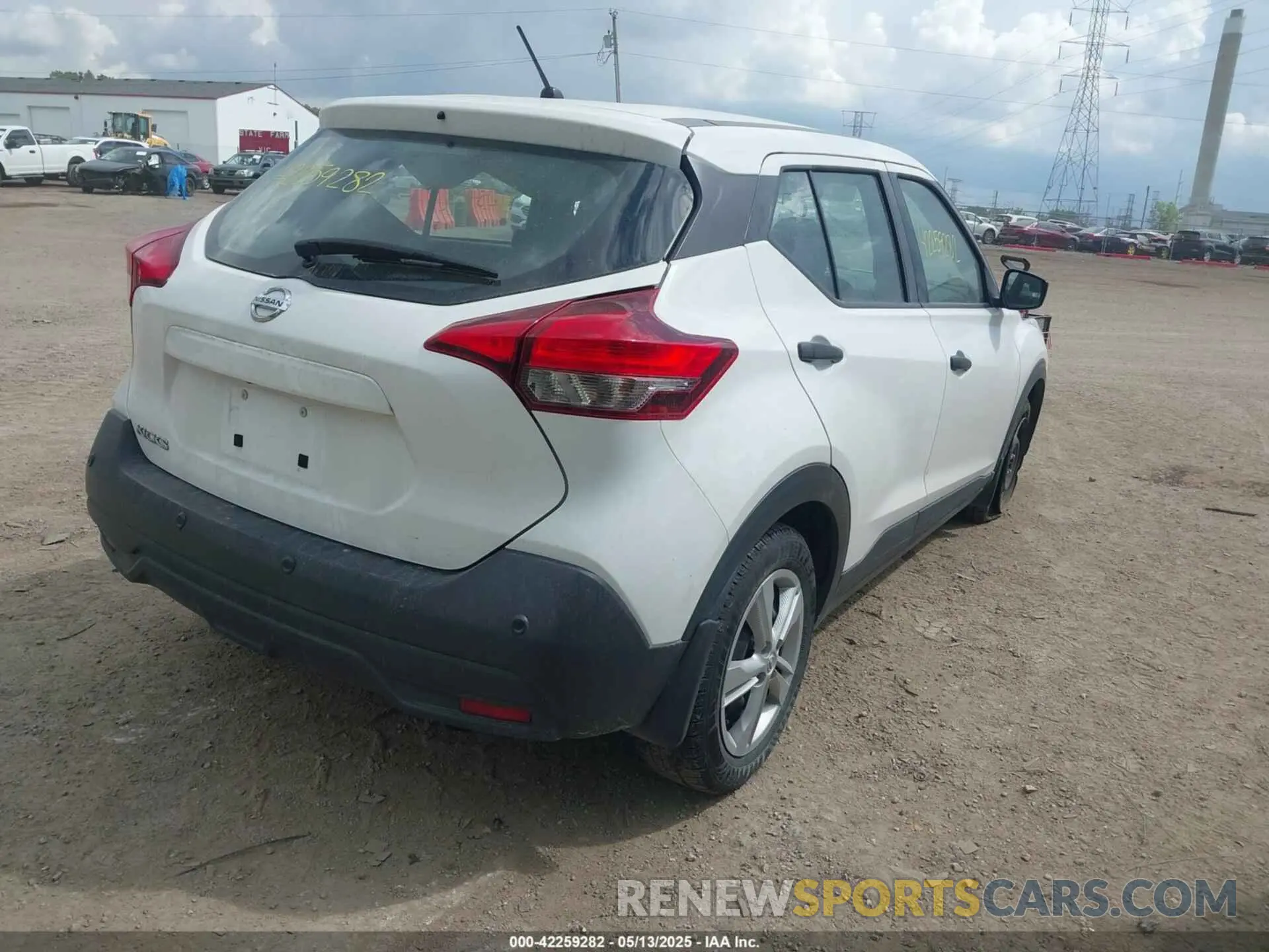 4 fotografías del automóvil dañado 3N1CP5BV2LL556609 NISSAN KICKS 2020
