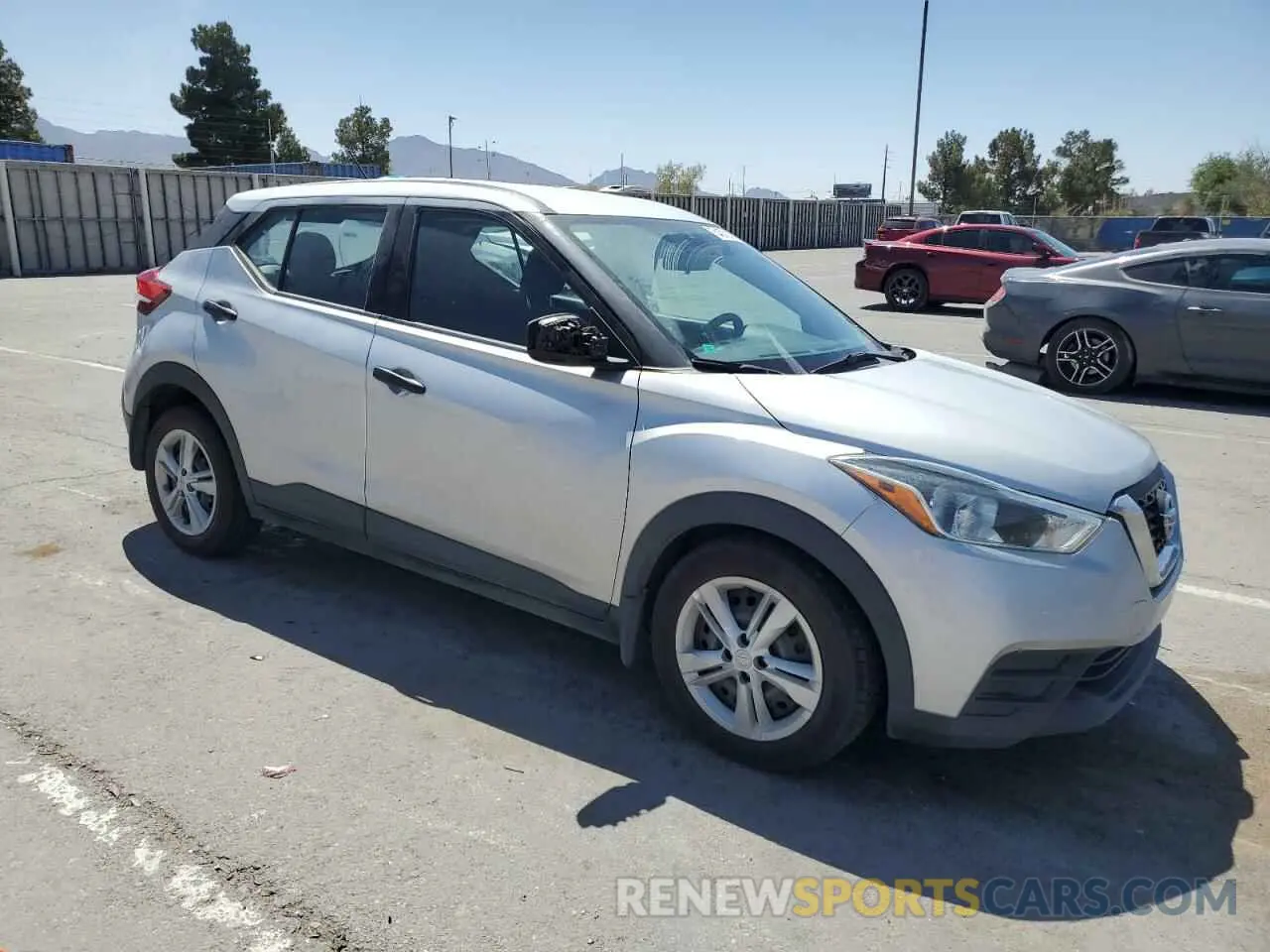 4 fotografías del automóvil dañado 3N1CP5BV2LL576522 NISSAN KICKS 2020