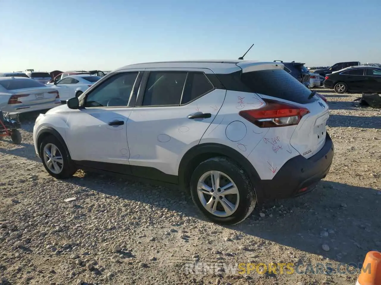 2 fotografías del automóvil dañado 3N1CP5BV3LL504308 NISSAN KICKS 2020