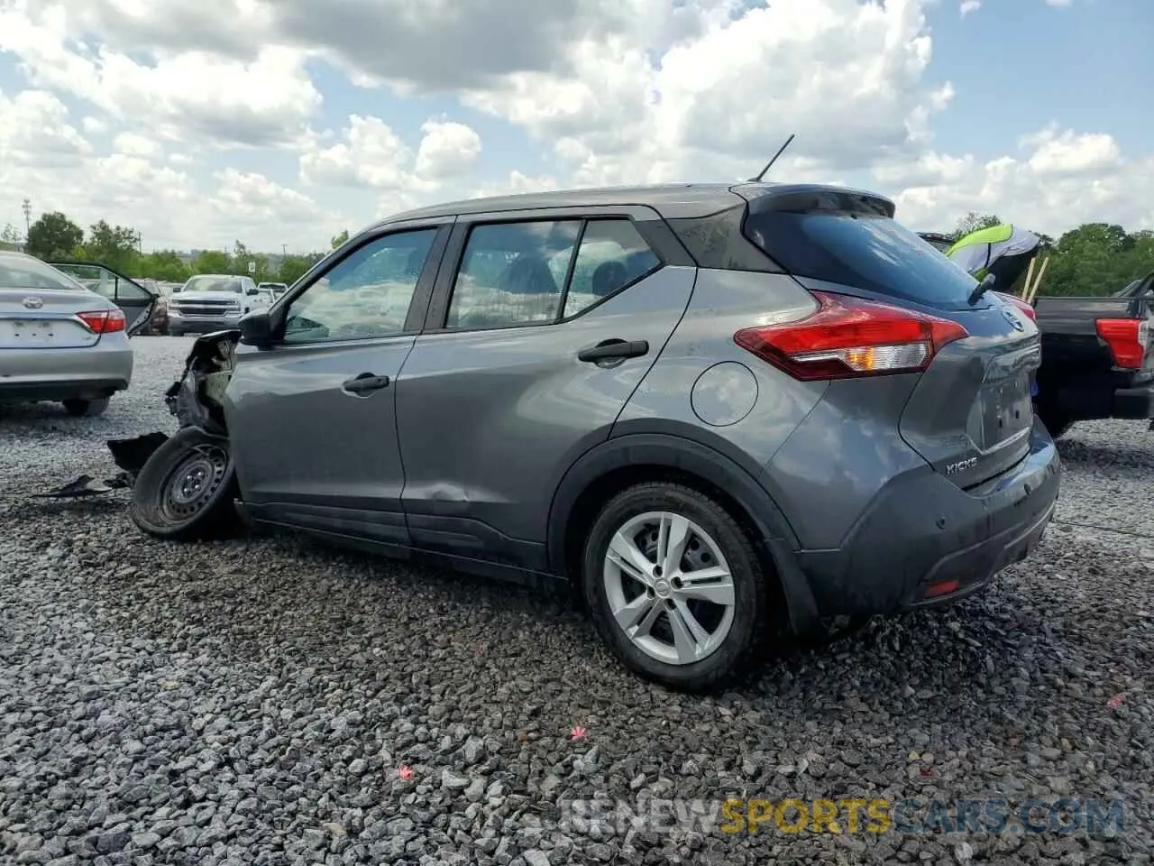 2 fotografías del automóvil dañado 3N1CP5BV3LL557607 NISSAN KICKS 2020