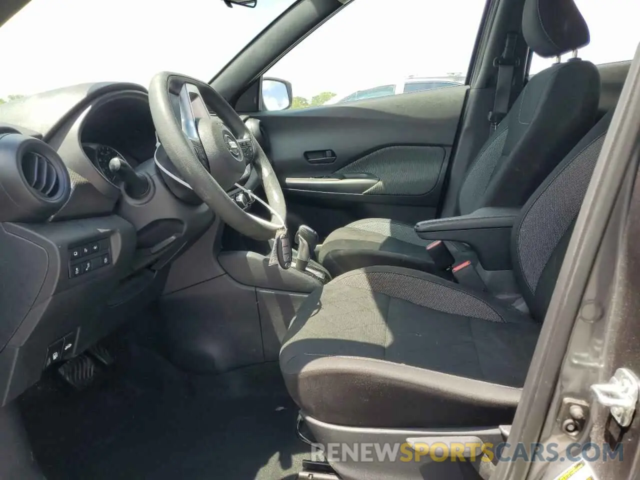 7 fotografías del automóvil dañado 3N1CP5BV3LL557607 NISSAN KICKS 2020