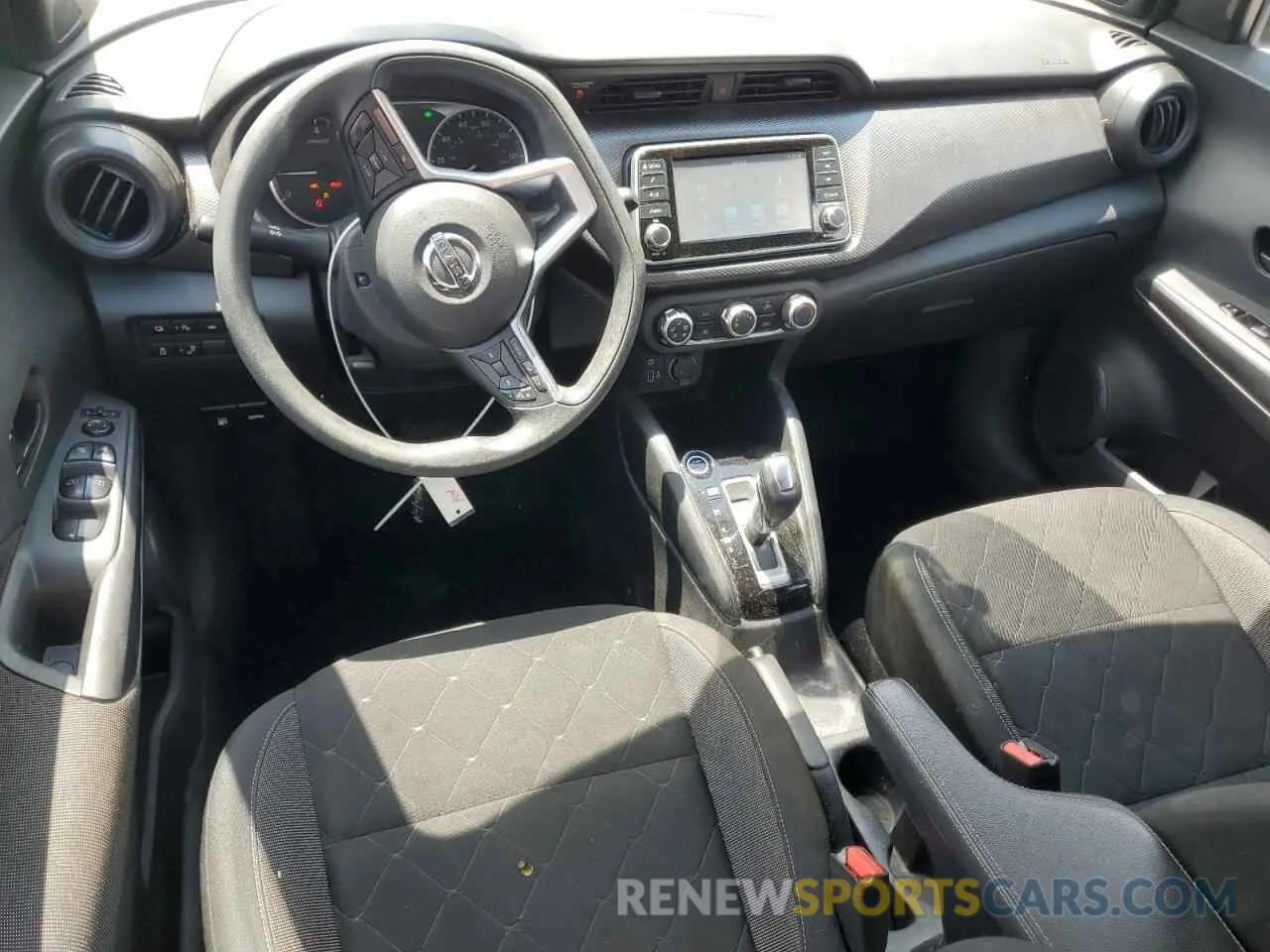 8 fotografías del automóvil dañado 3N1CP5BV3LL557607 NISSAN KICKS 2020