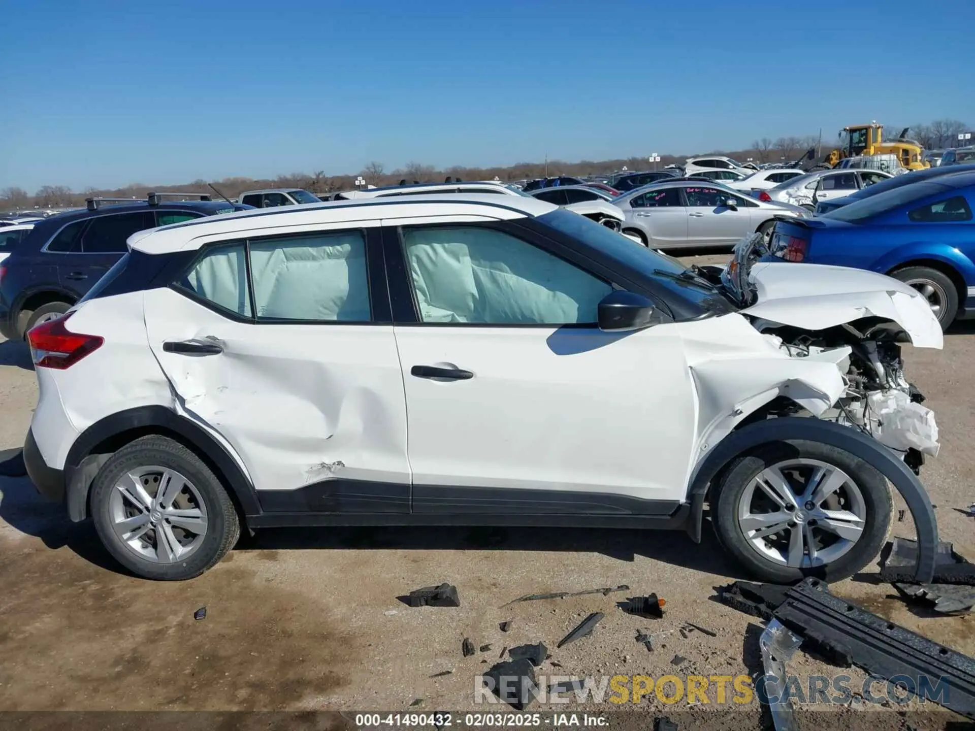 14 fotografías del automóvil dañado 3N1CP5BV3LL564265 NISSAN KICKS 2020
