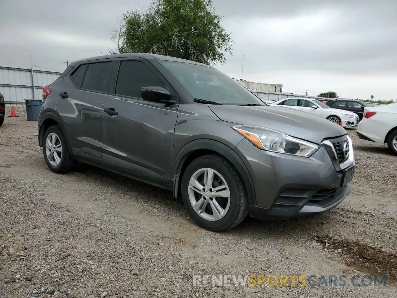 4 fotografías del automóvil dañado 3N1CP5BV3LL564590 NISSAN KICKS 2020