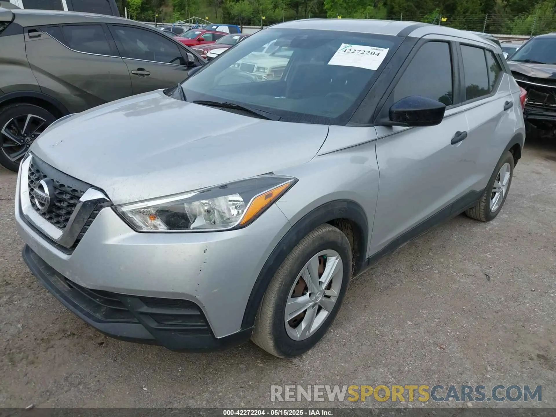 2 fotografías del automóvil dañado 3N1CP5BV4LL479001 NISSAN KICKS 2020