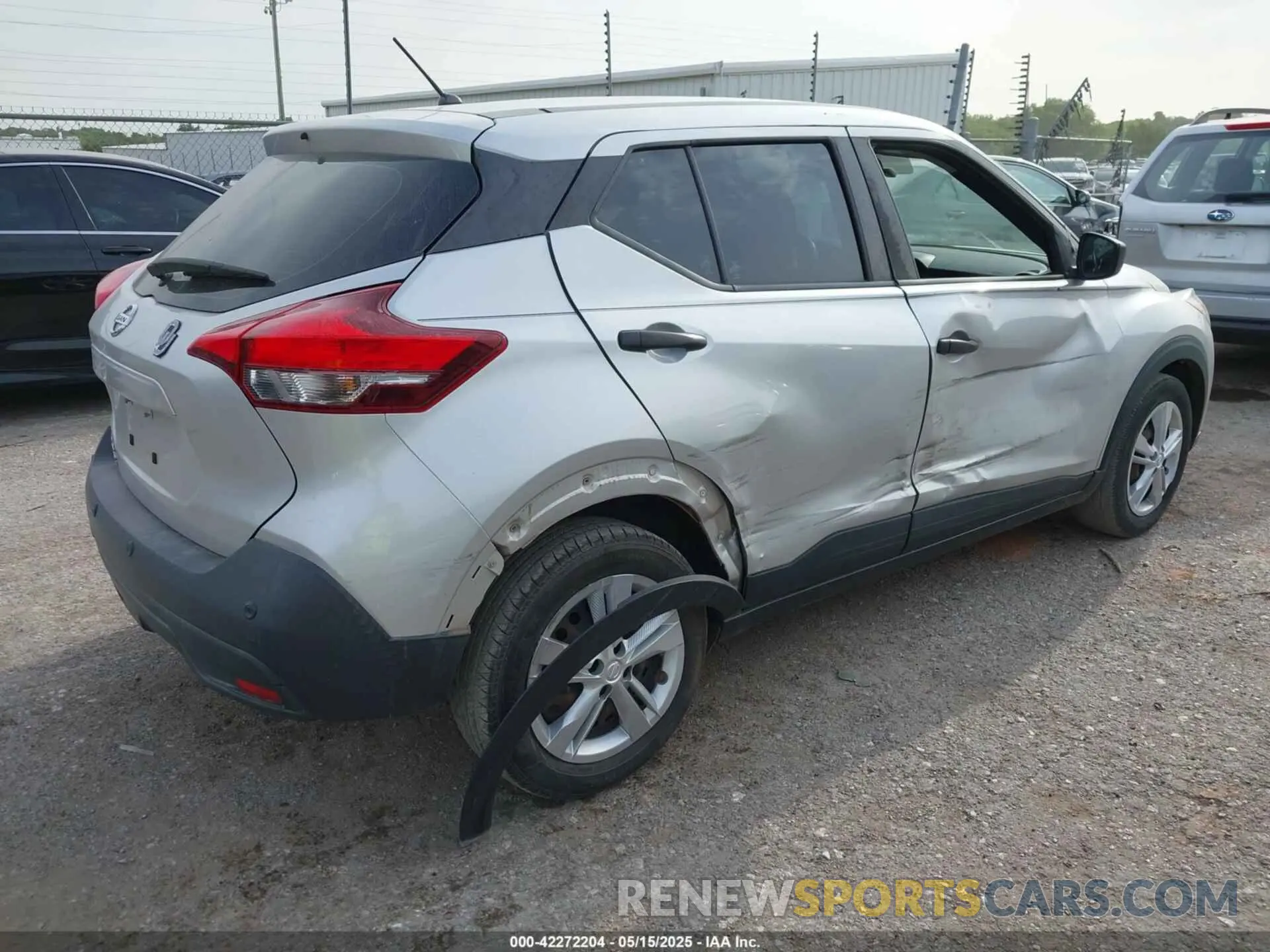4 fotografías del automóvil dañado 3N1CP5BV4LL479001 NISSAN KICKS 2020