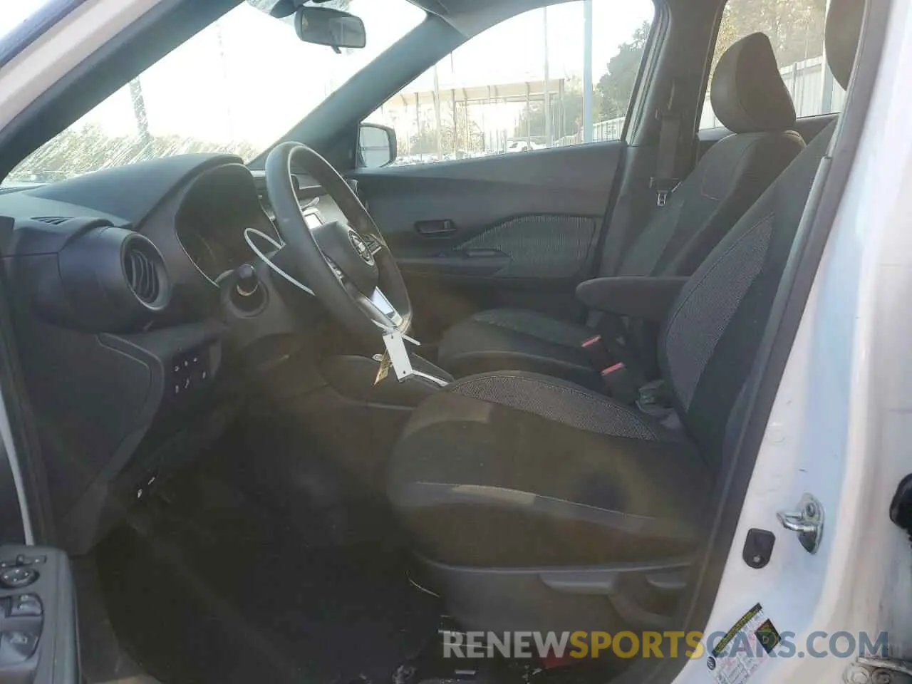 7 fotografías del automóvil dañado 3N1CP5BV4LL492489 NISSAN KICKS 2020