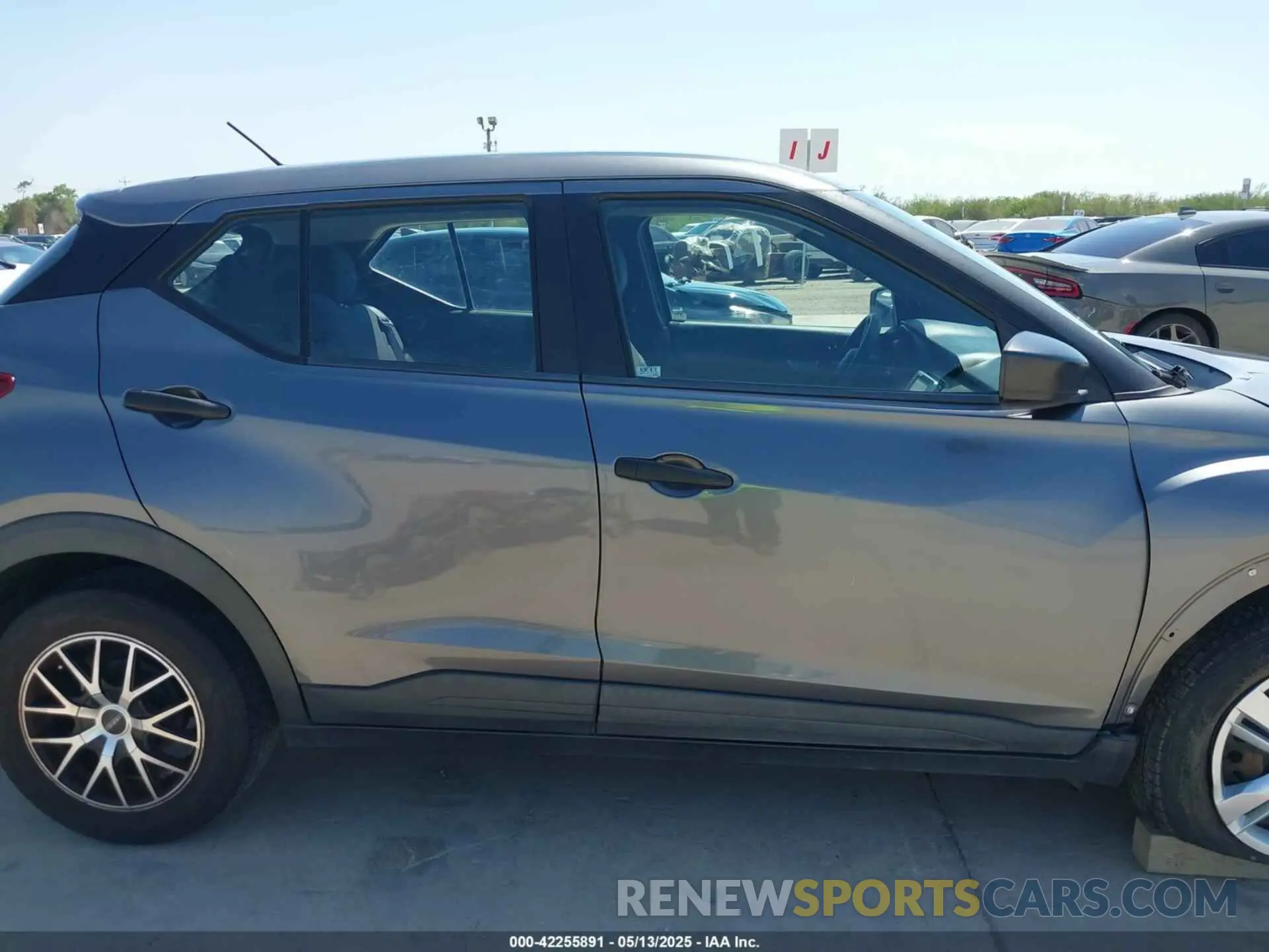 14 fotografías del automóvil dañado 3N1CP5BV4LL512403 NISSAN KICKS 2020