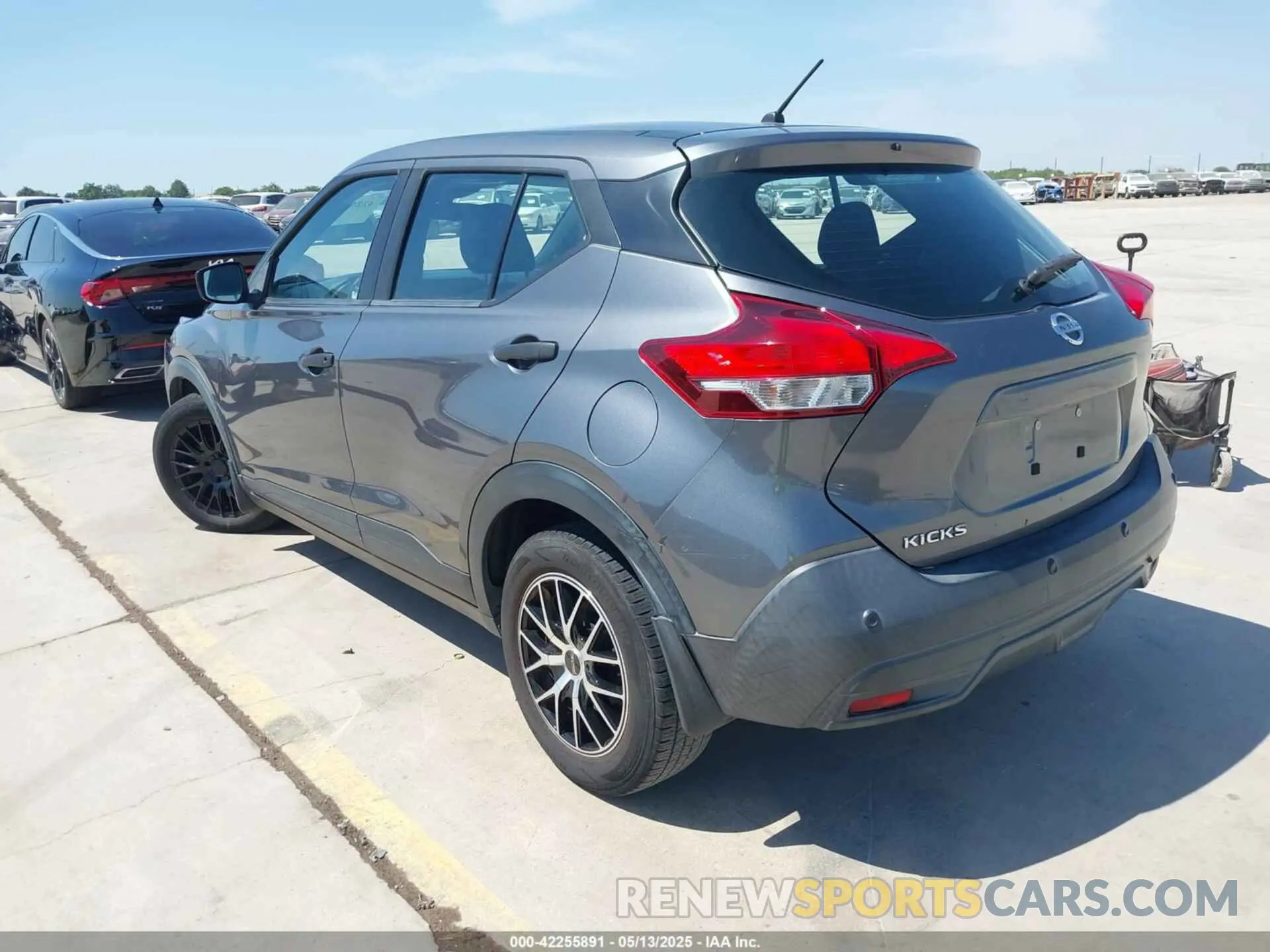 3 fotografías del automóvil dañado 3N1CP5BV4LL512403 NISSAN KICKS 2020