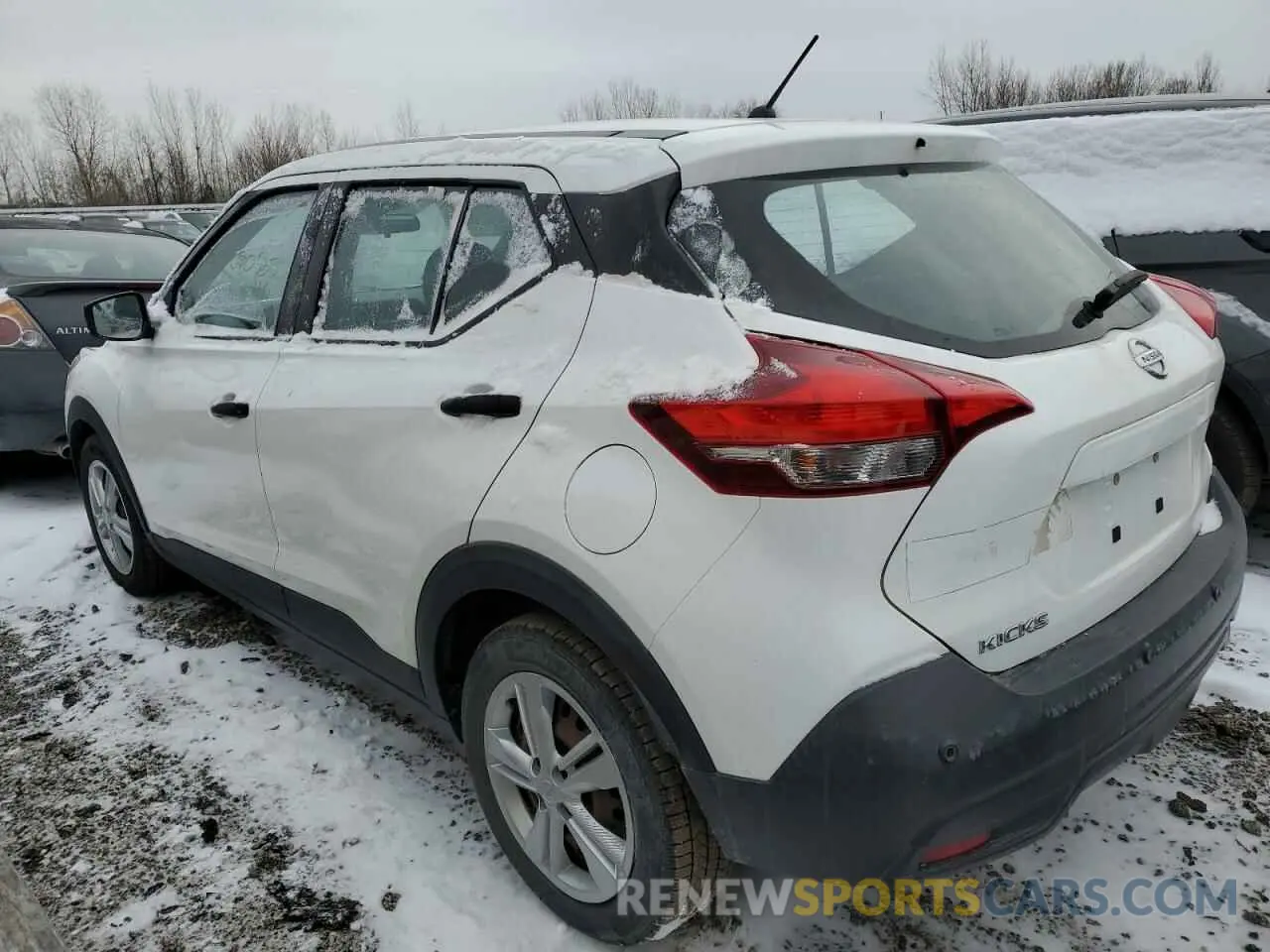 2 fotografías del automóvil dañado 3N1CP5BV4LL517780 NISSAN KICKS 2020