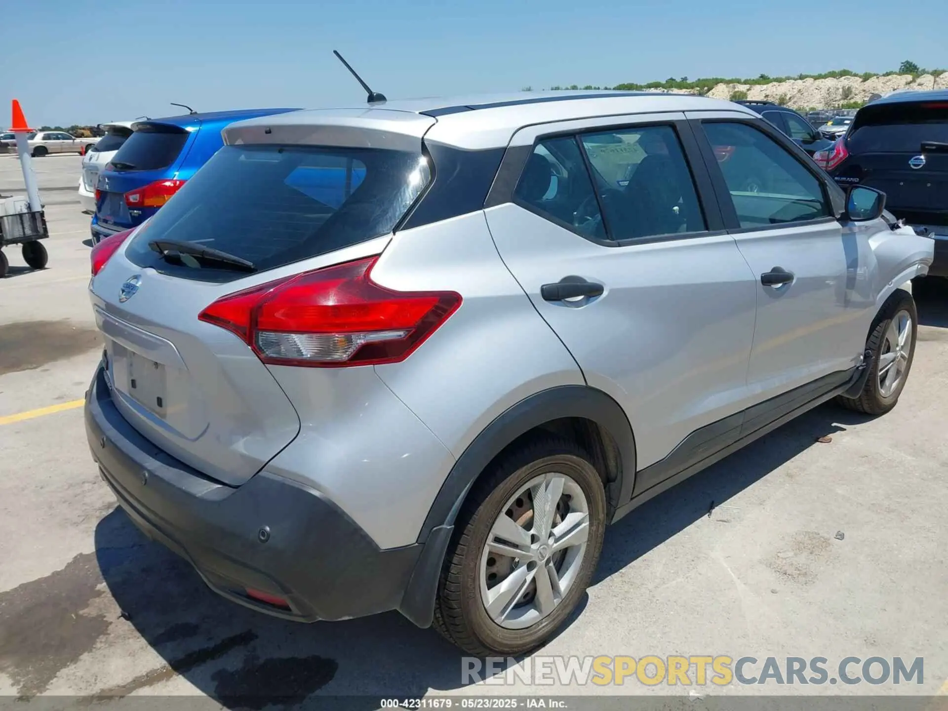4 fotografías del automóvil dañado 3N1CP5BV4LL546499 NISSAN KICKS 2020