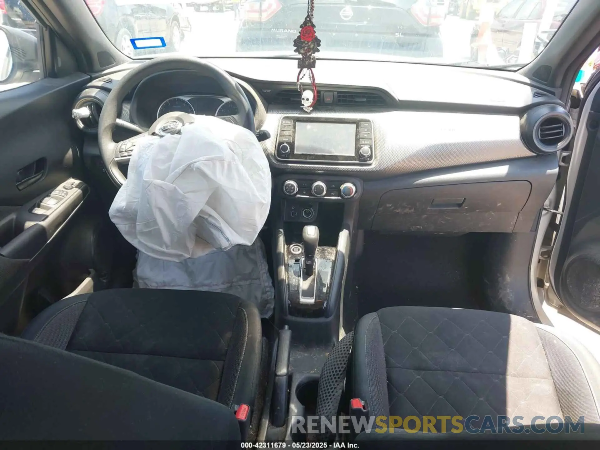 5 fotografías del automóvil dañado 3N1CP5BV4LL546499 NISSAN KICKS 2020