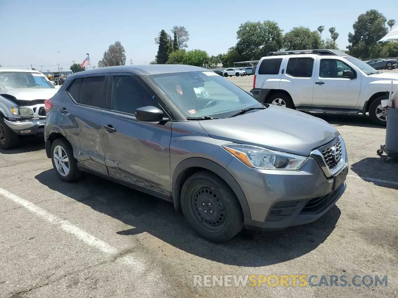 4 fotografías del automóvil dañado 3N1CP5BV4LL562167 NISSAN KICKS 2020