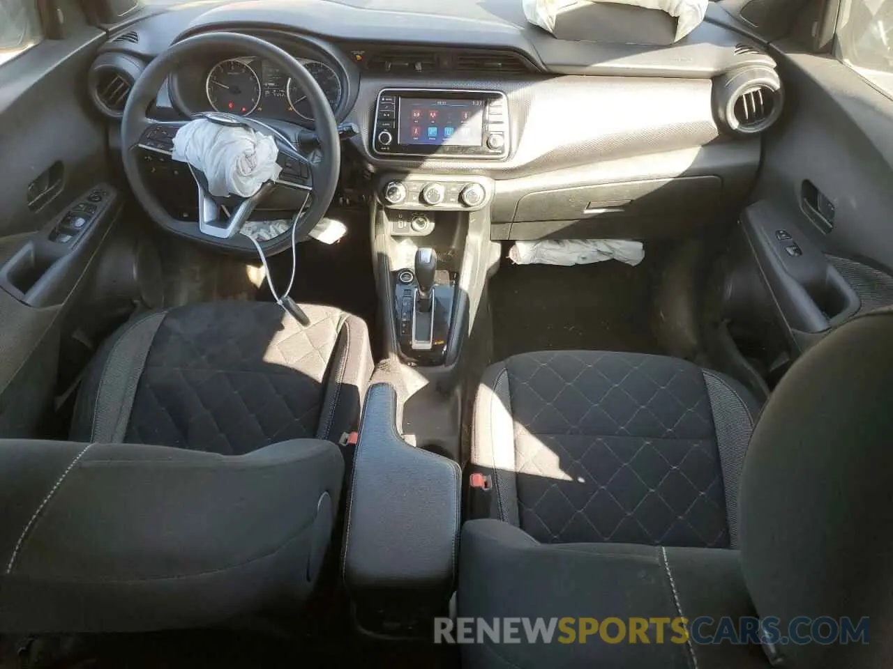 8 fotografías del automóvil dañado 3N1CP5BV4LL572116 NISSAN KICKS 2020