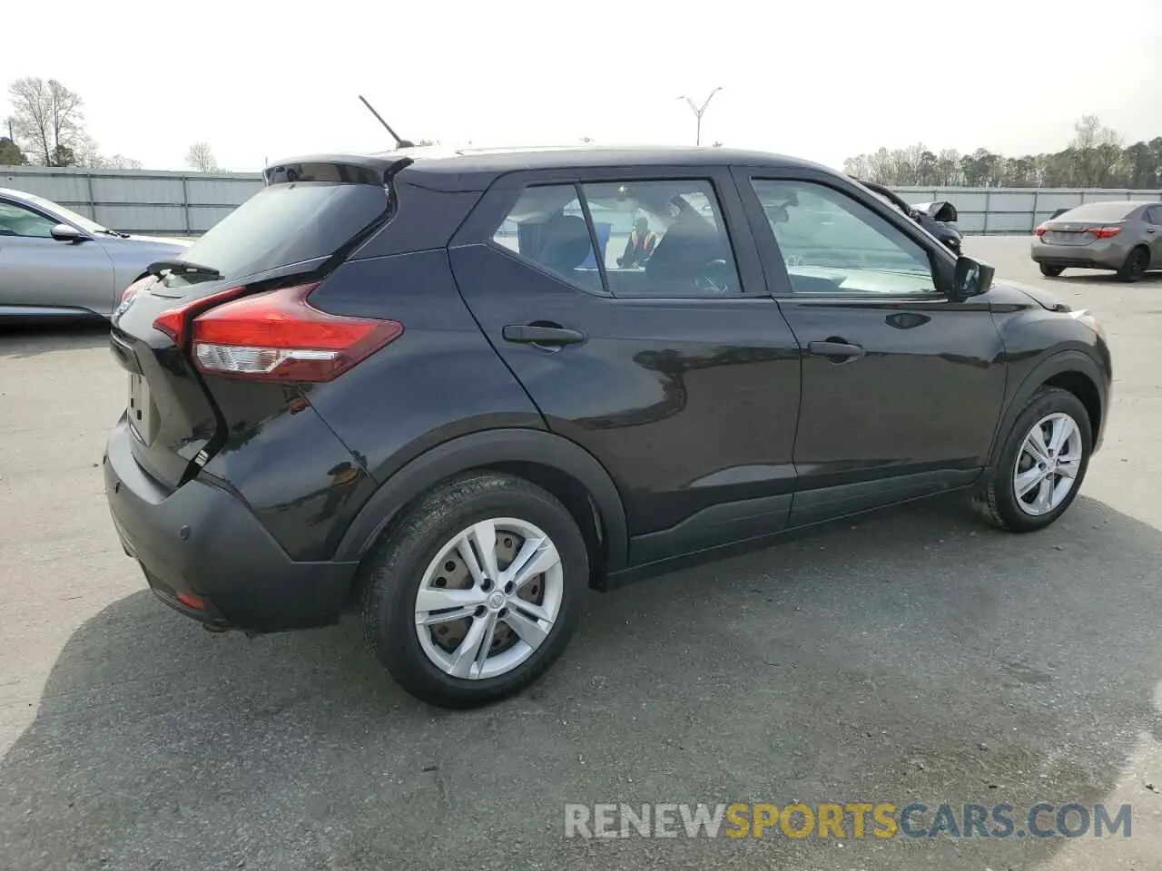 3 fotografías del automóvil dañado 3N1CP5BV5LL489505 NISSAN KICKS 2020
