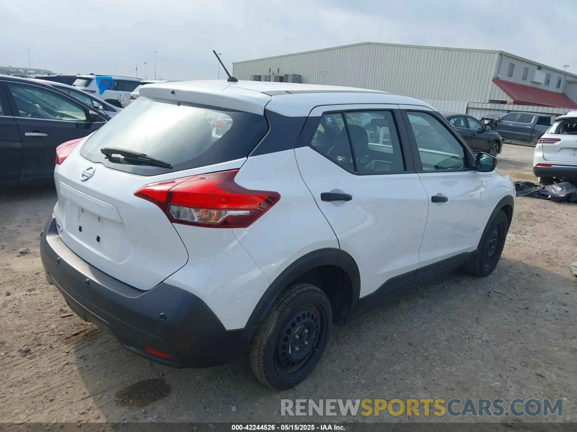 4 fotografías del automóvil dañado 3N1CP5BV5LL528643 NISSAN KICKS 2020