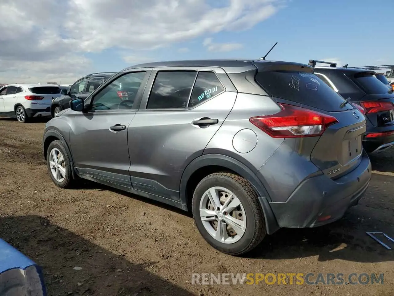 2 fotografías del automóvil dañado 3N1CP5BV5LL542476 NISSAN KICKS 2020