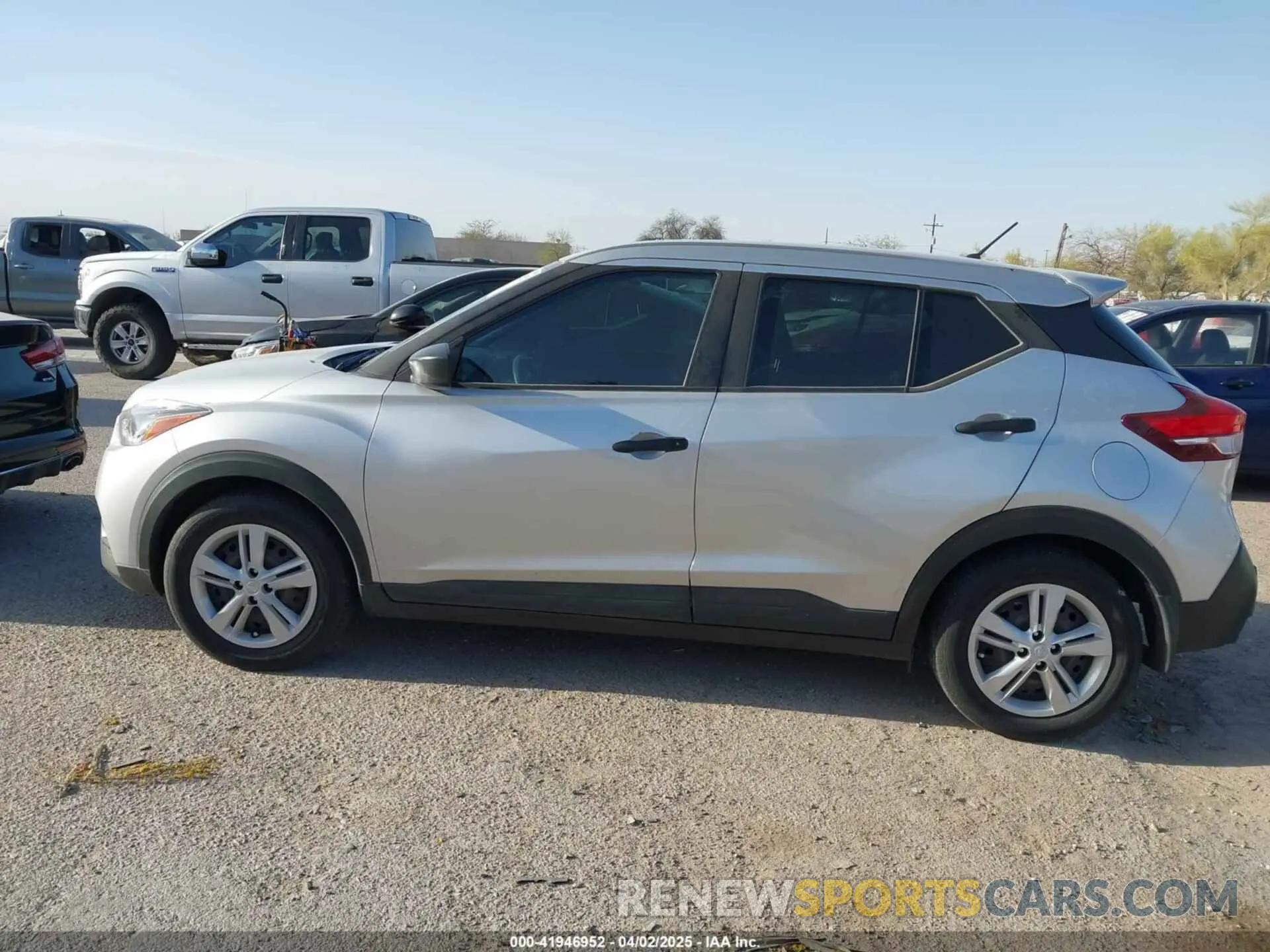 14 fotografías del automóvil dañado 3N1CP5BV5LL564851 NISSAN KICKS 2020