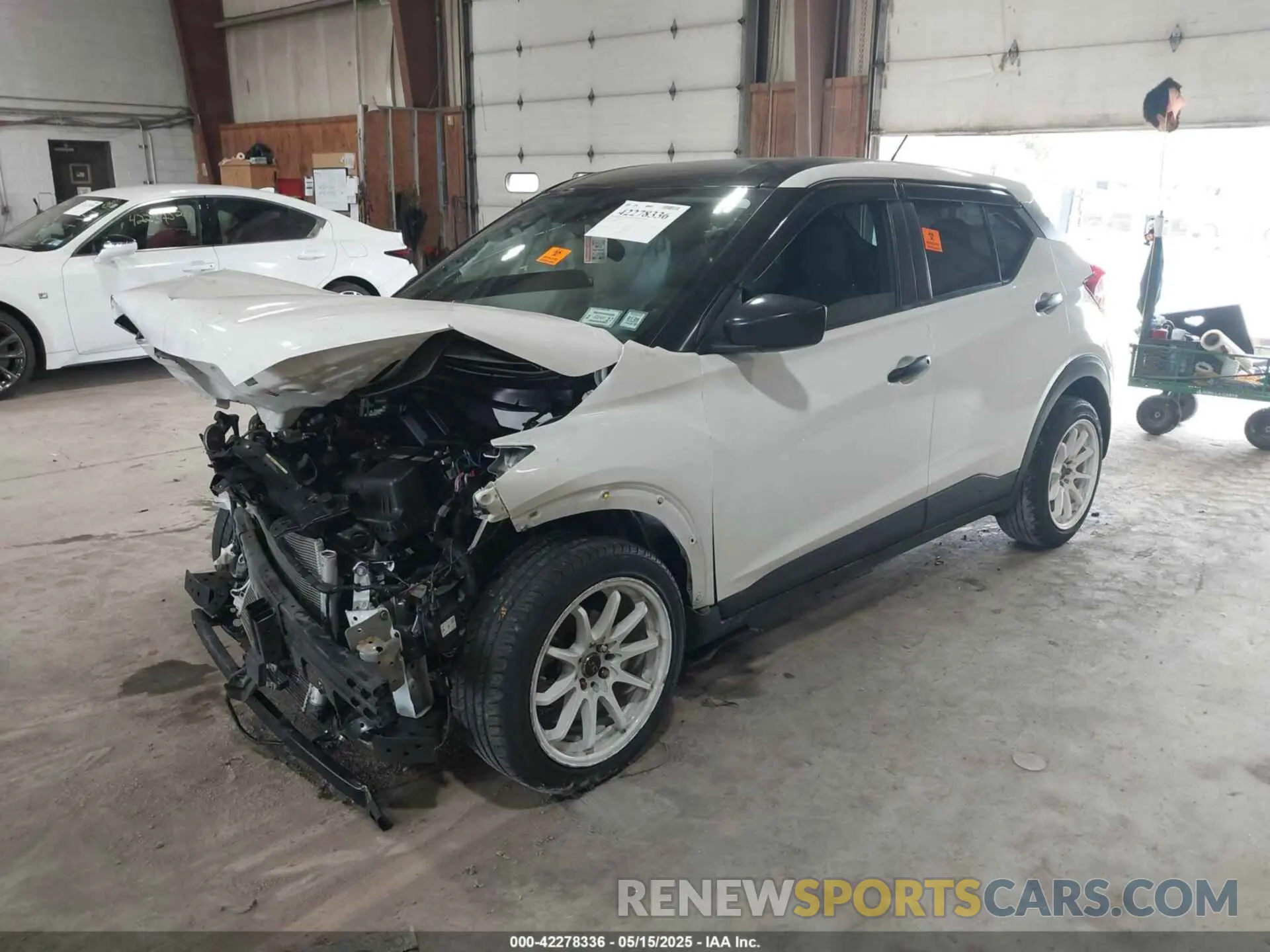 2 fotografías del automóvil dañado 3N1CP5BV5LL577129 NISSAN KICKS 2020