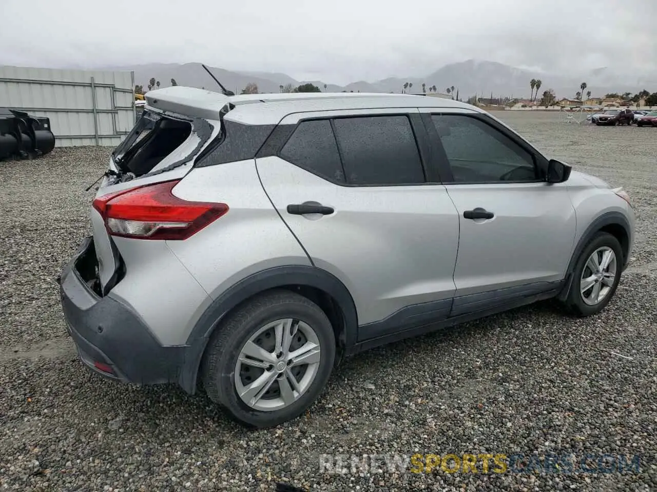 3 fotografías del automóvil dañado 3N1CP5BV6LL518848 NISSAN KICKS 2020