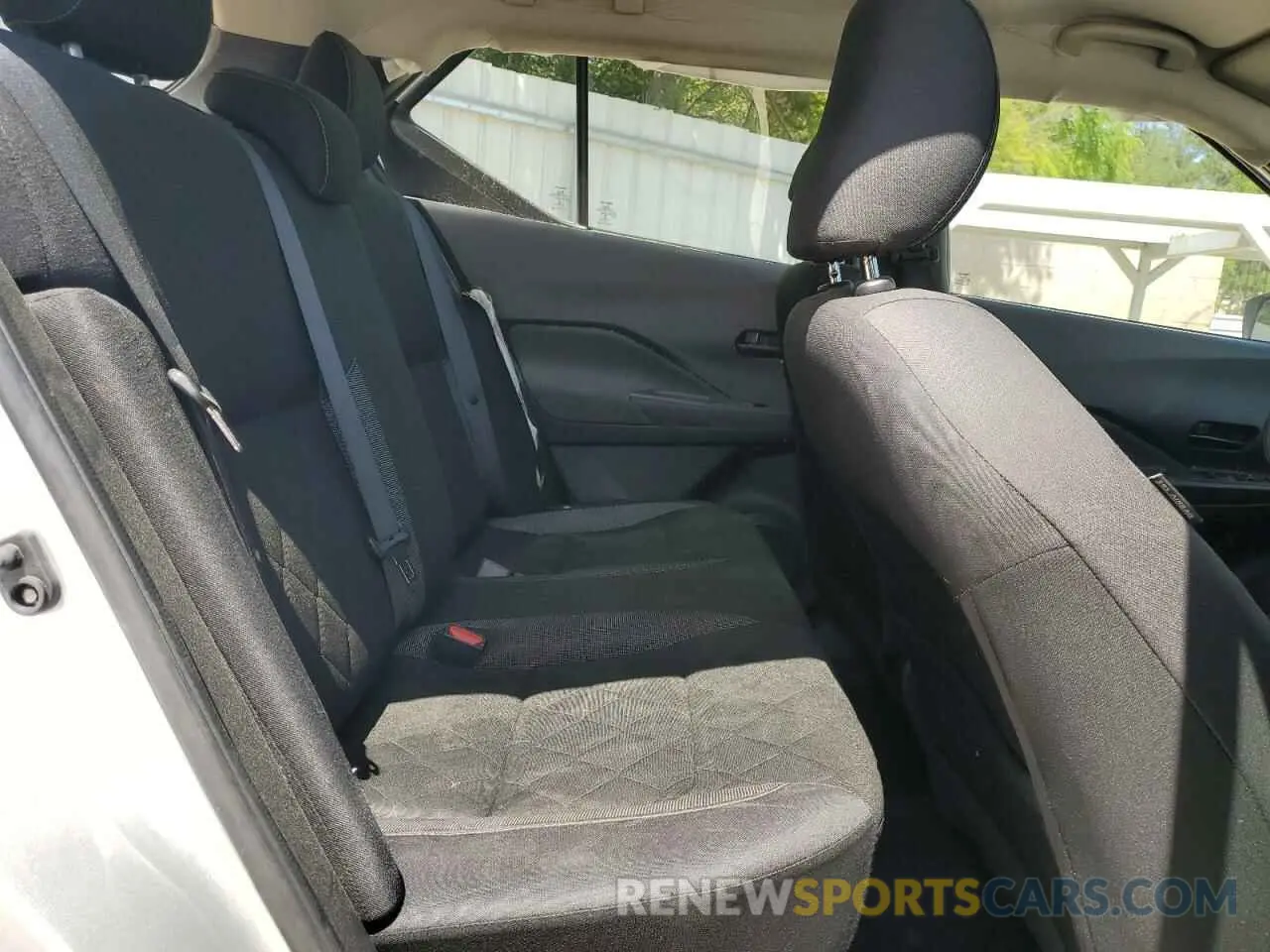10 fotografías del automóvil dañado 3N1CP5BV6LL532250 NISSAN KICKS 2020