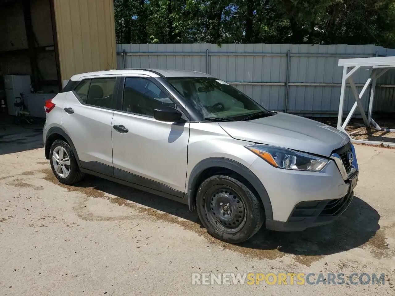 4 fotografías del automóvil dañado 3N1CP5BV6LL532250 NISSAN KICKS 2020