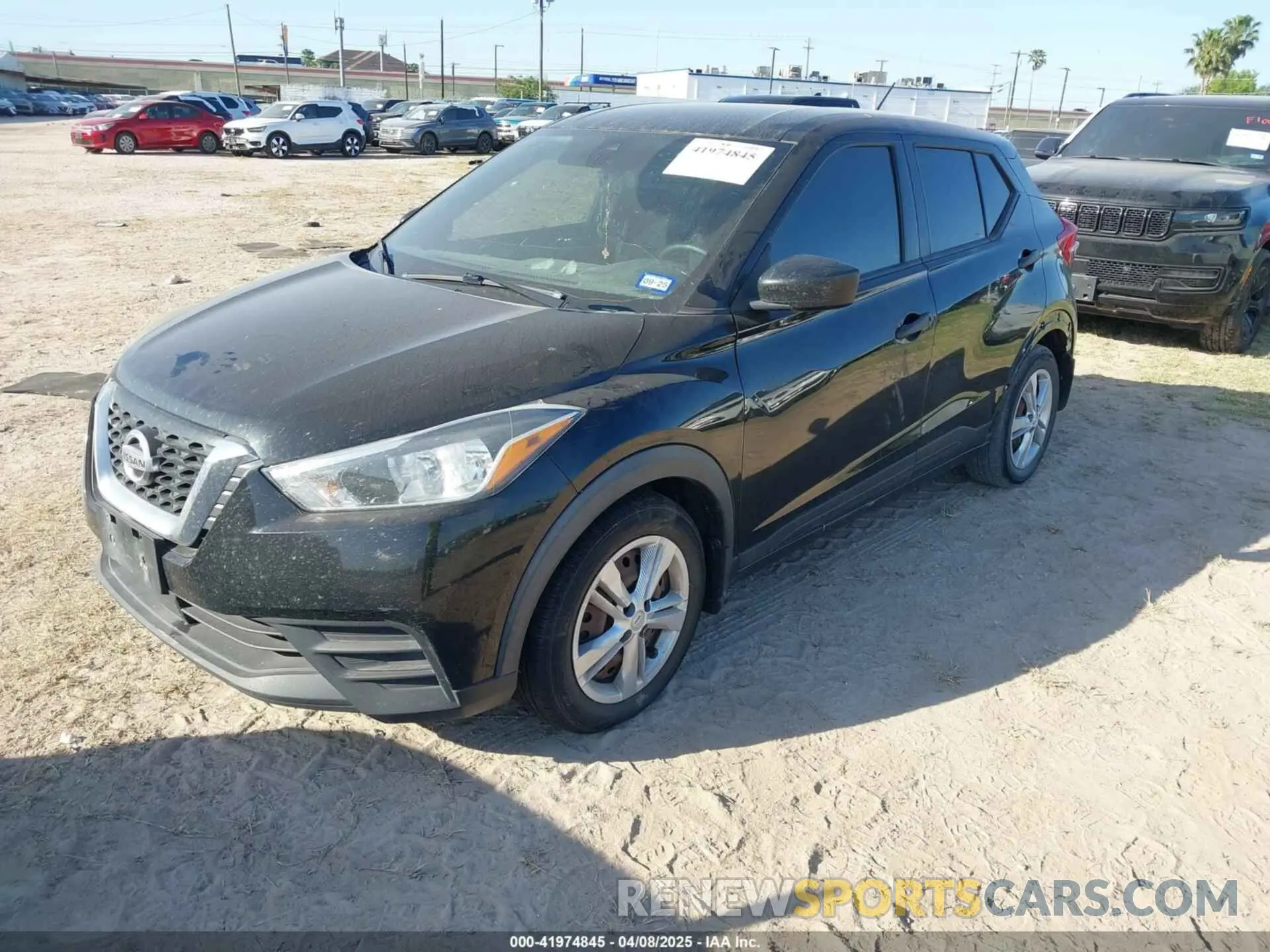 2 fotografías del automóvil dañado 3N1CP5BV6LL533723 NISSAN KICKS 2020