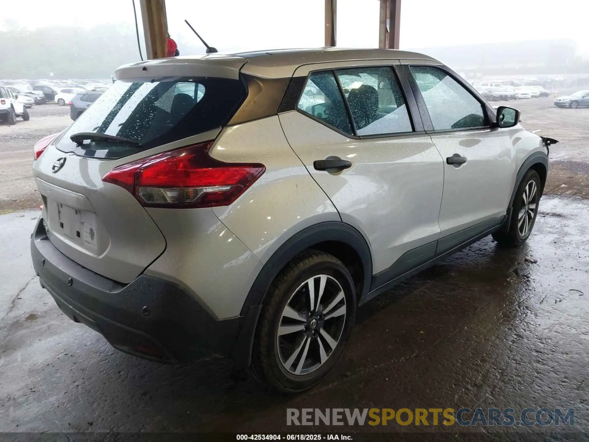 4 fotografías del automóvil dañado 3N1CP5BV6LL536539 NISSAN KICKS 2020