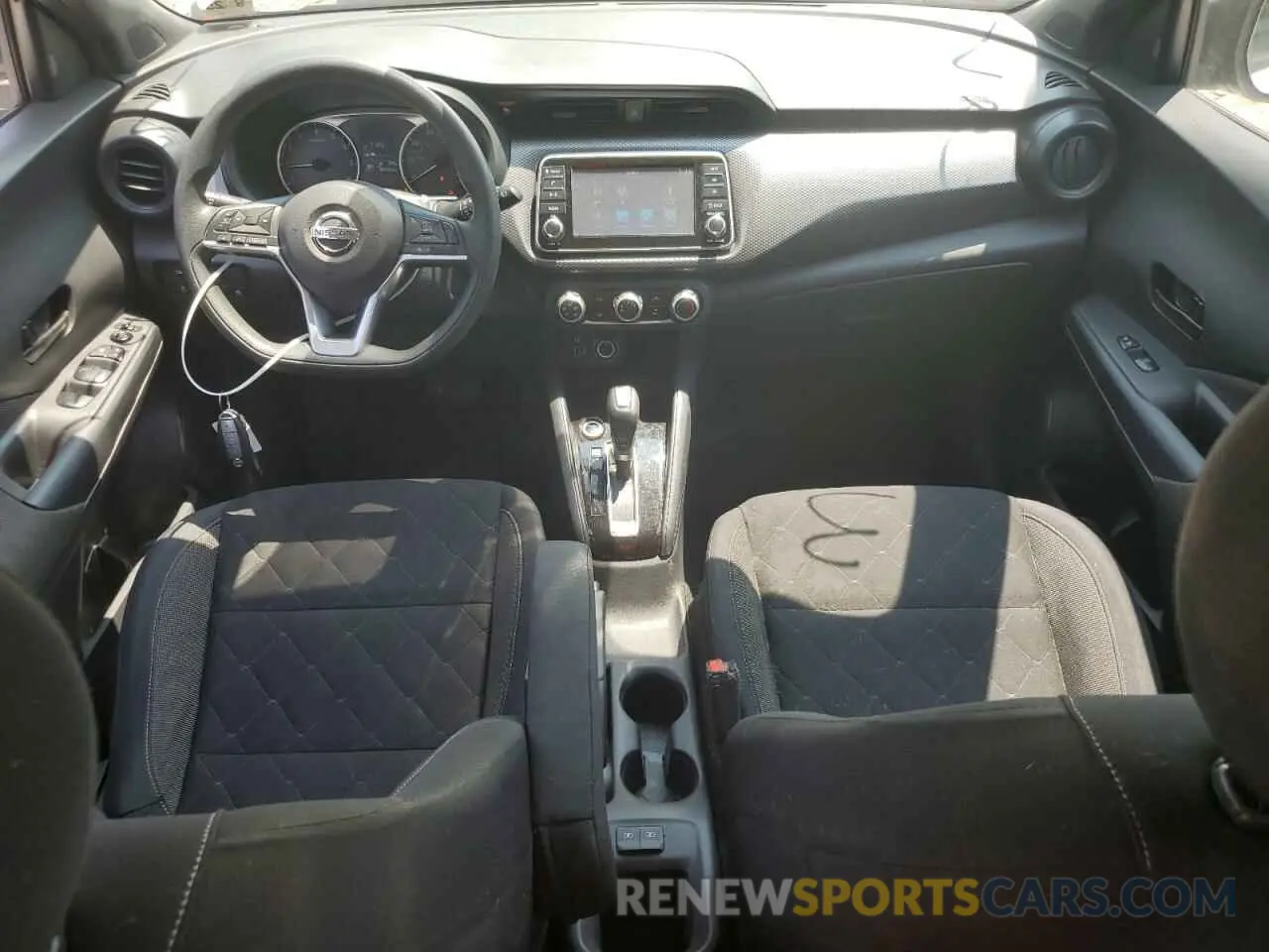 8 fotografías del automóvil dañado 3N1CP5BV7LL536033 NISSAN KICKS 2020