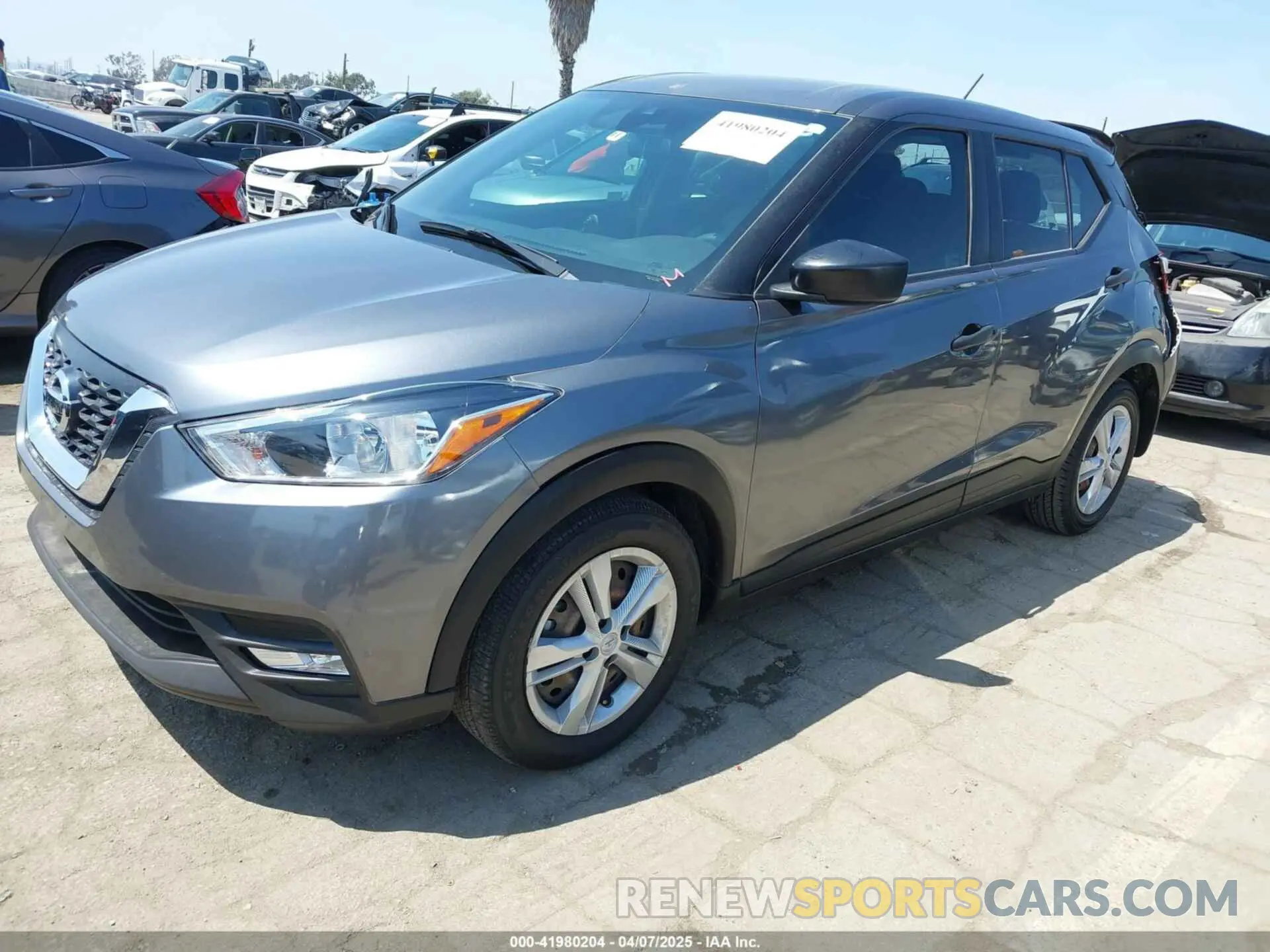 2 fotografías del automóvil dañado 3N1CP5BV7LL560350 NISSAN KICKS 2020