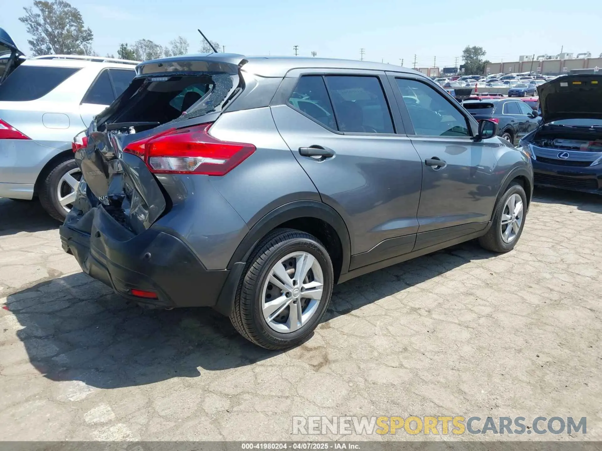 4 fotografías del automóvil dañado 3N1CP5BV7LL560350 NISSAN KICKS 2020