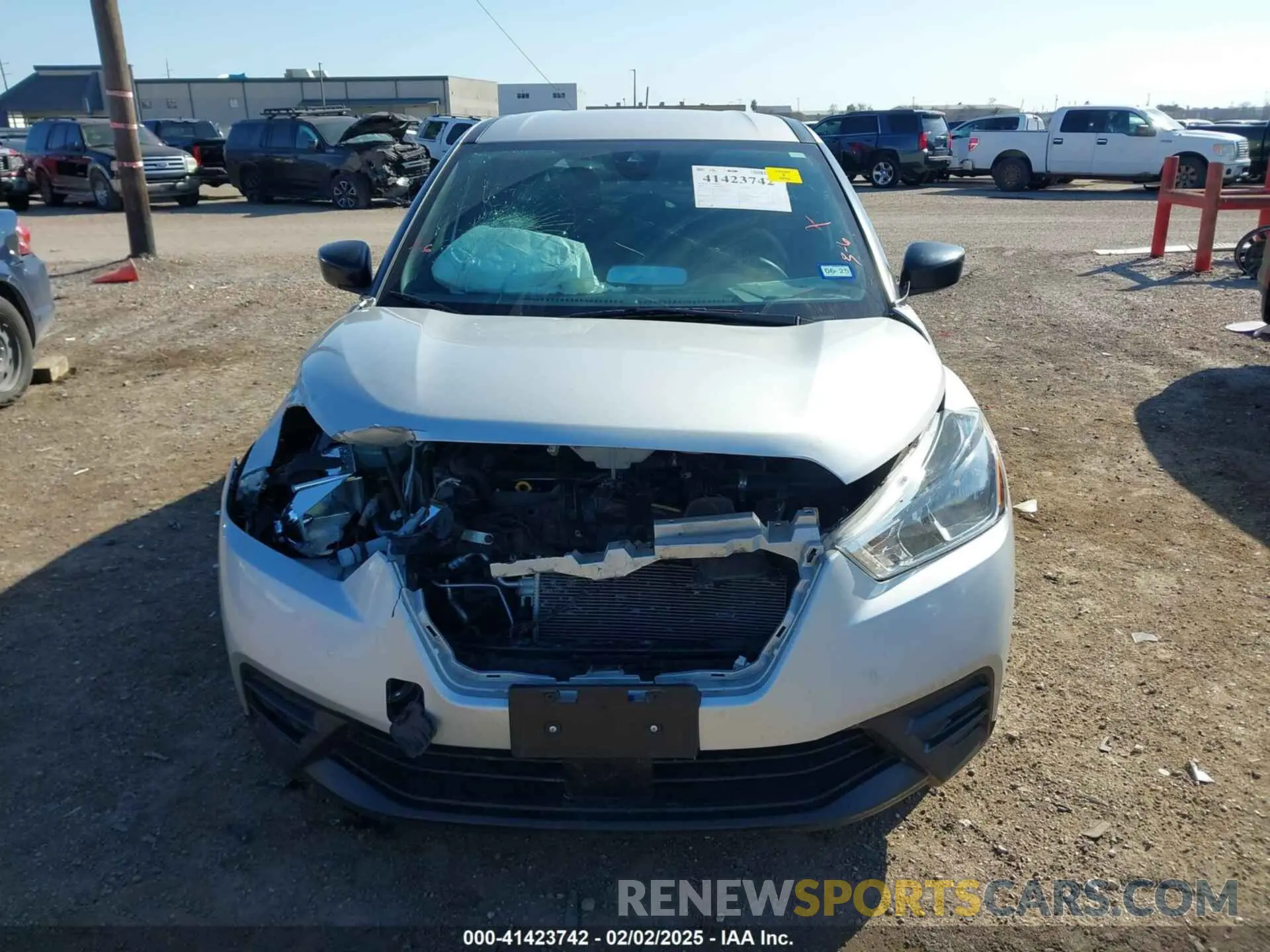 12 fotografías del automóvil dañado 3N1CP5BV8LL573169 NISSAN KICKS 2020