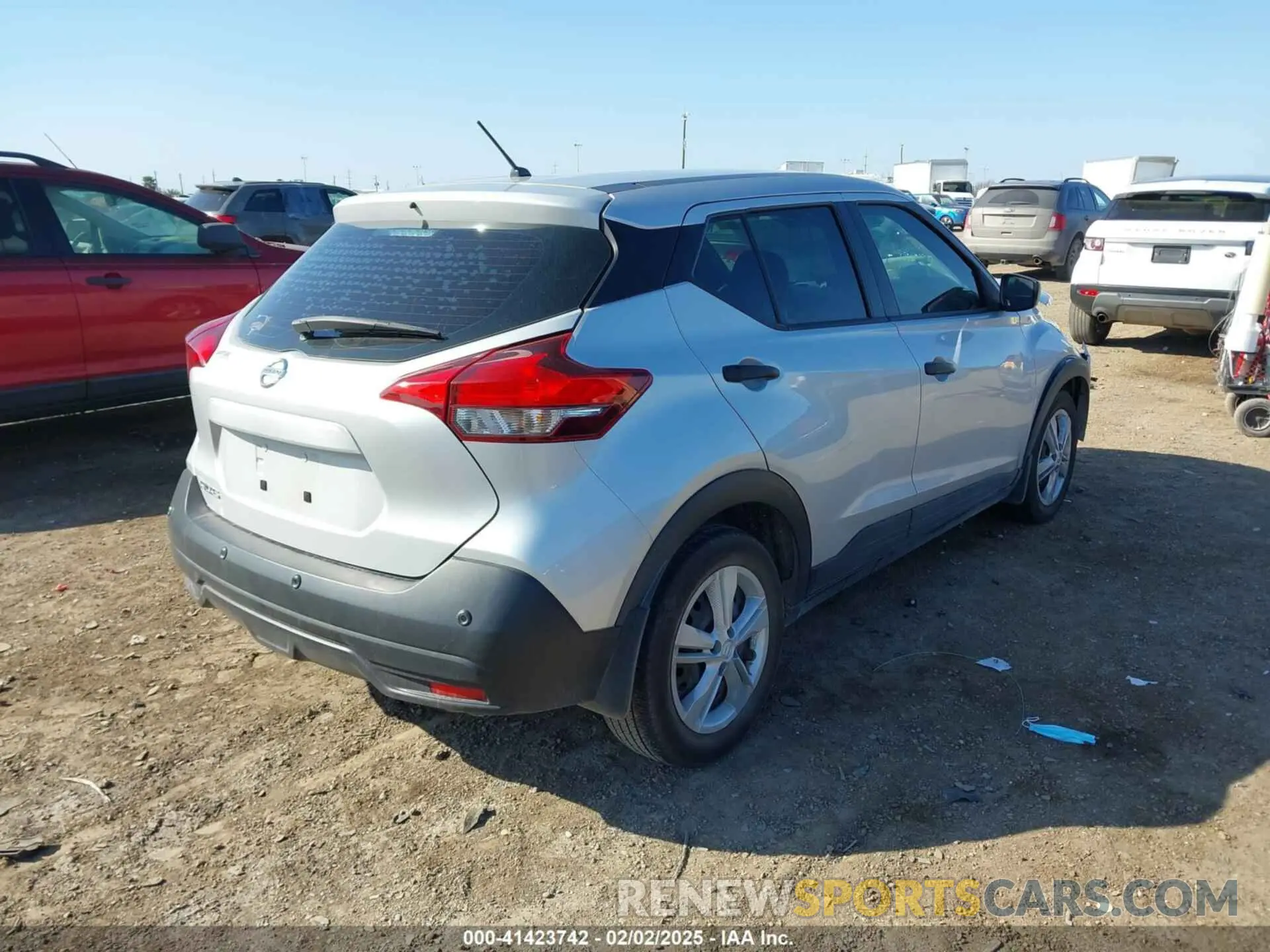 4 fotografías del automóvil dañado 3N1CP5BV8LL573169 NISSAN KICKS 2020