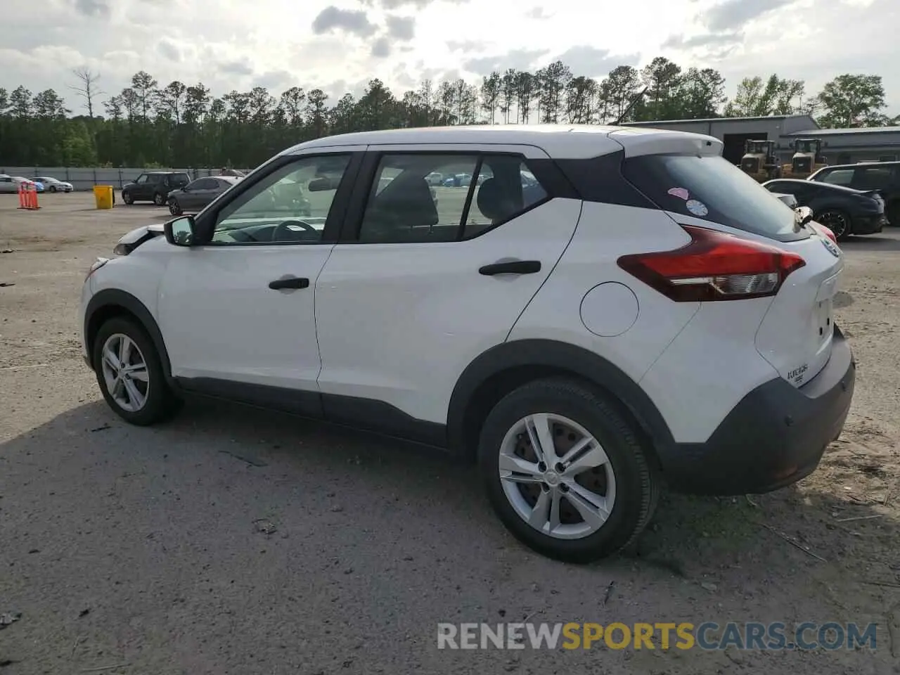 2 fotografías del automóvil dañado 3N1CP5BV9LL495856 NISSAN KICKS 2020