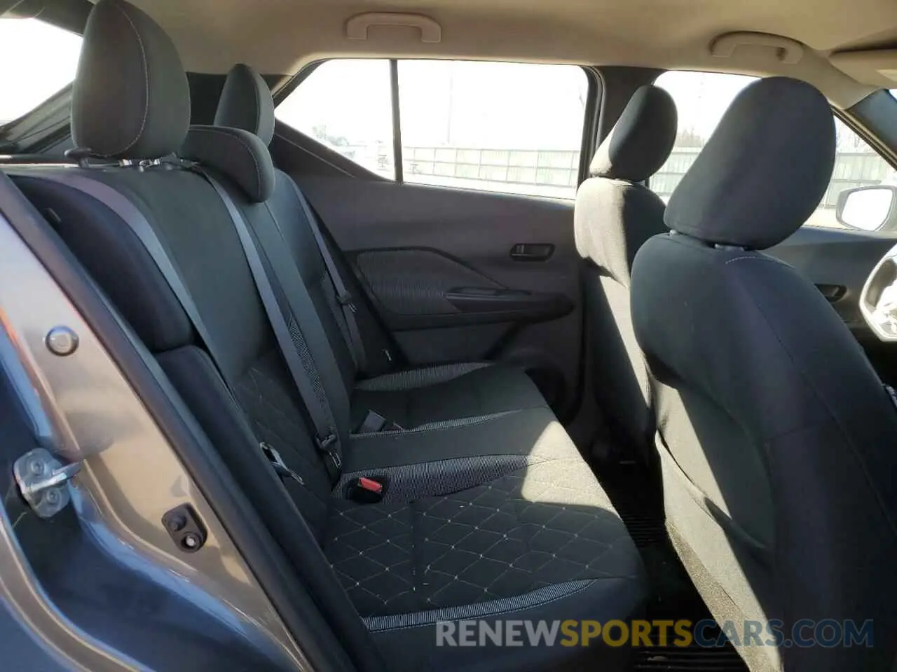 10 fotografías del automóvil dañado 3N1CP5BV9LL558504 NISSAN KICKS 2020