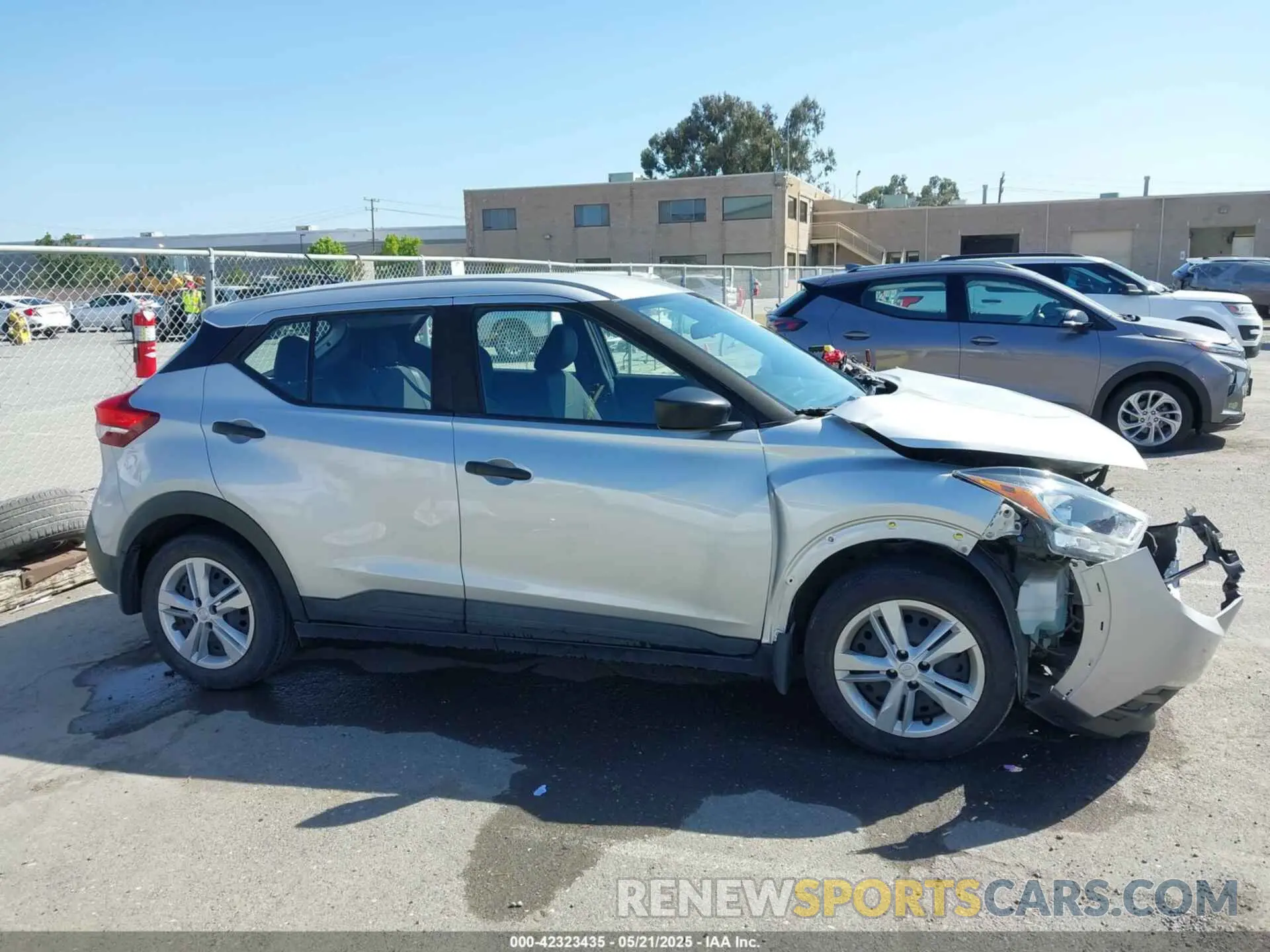 14 fotografías del automóvil dañado 3N1CP5BVXLL510039 NISSAN KICKS 2020