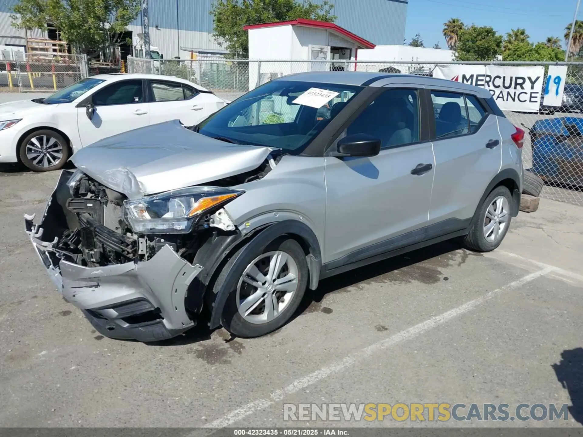 2 fotografías del automóvil dañado 3N1CP5BVXLL510039 NISSAN KICKS 2020