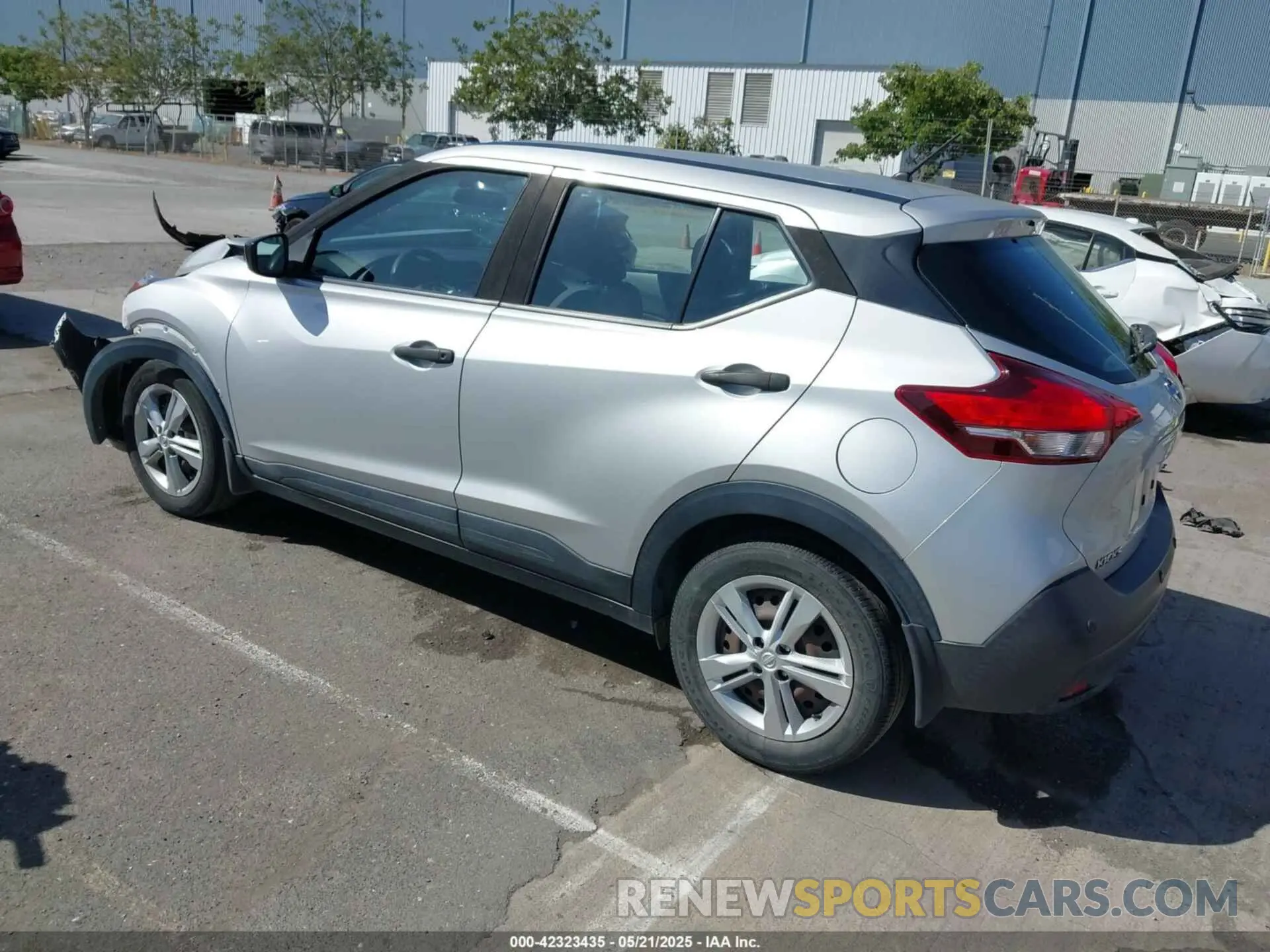 3 fotografías del automóvil dañado 3N1CP5BVXLL510039 NISSAN KICKS 2020