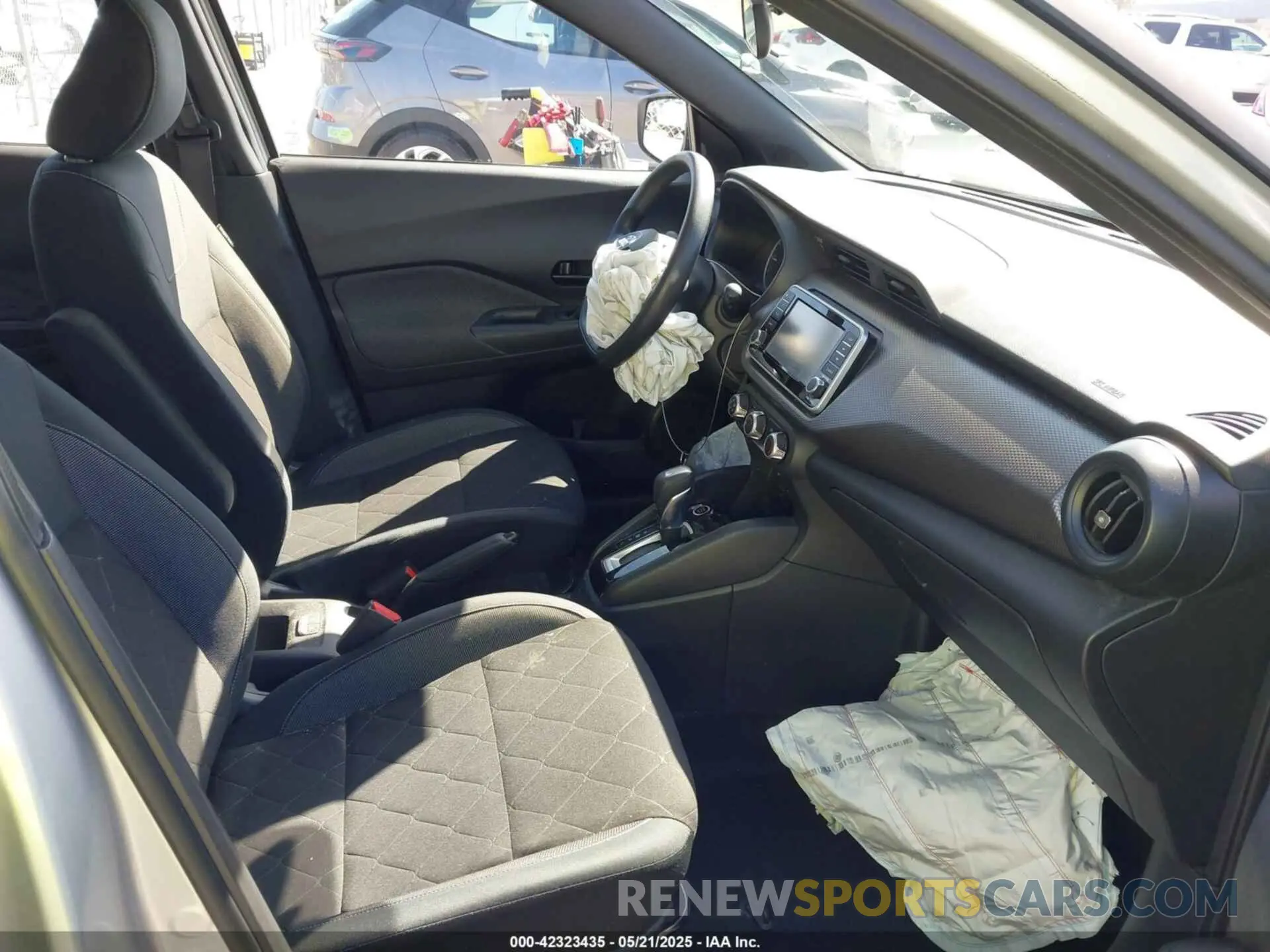 5 fotografías del automóvil dañado 3N1CP5BVXLL510039 NISSAN KICKS 2020